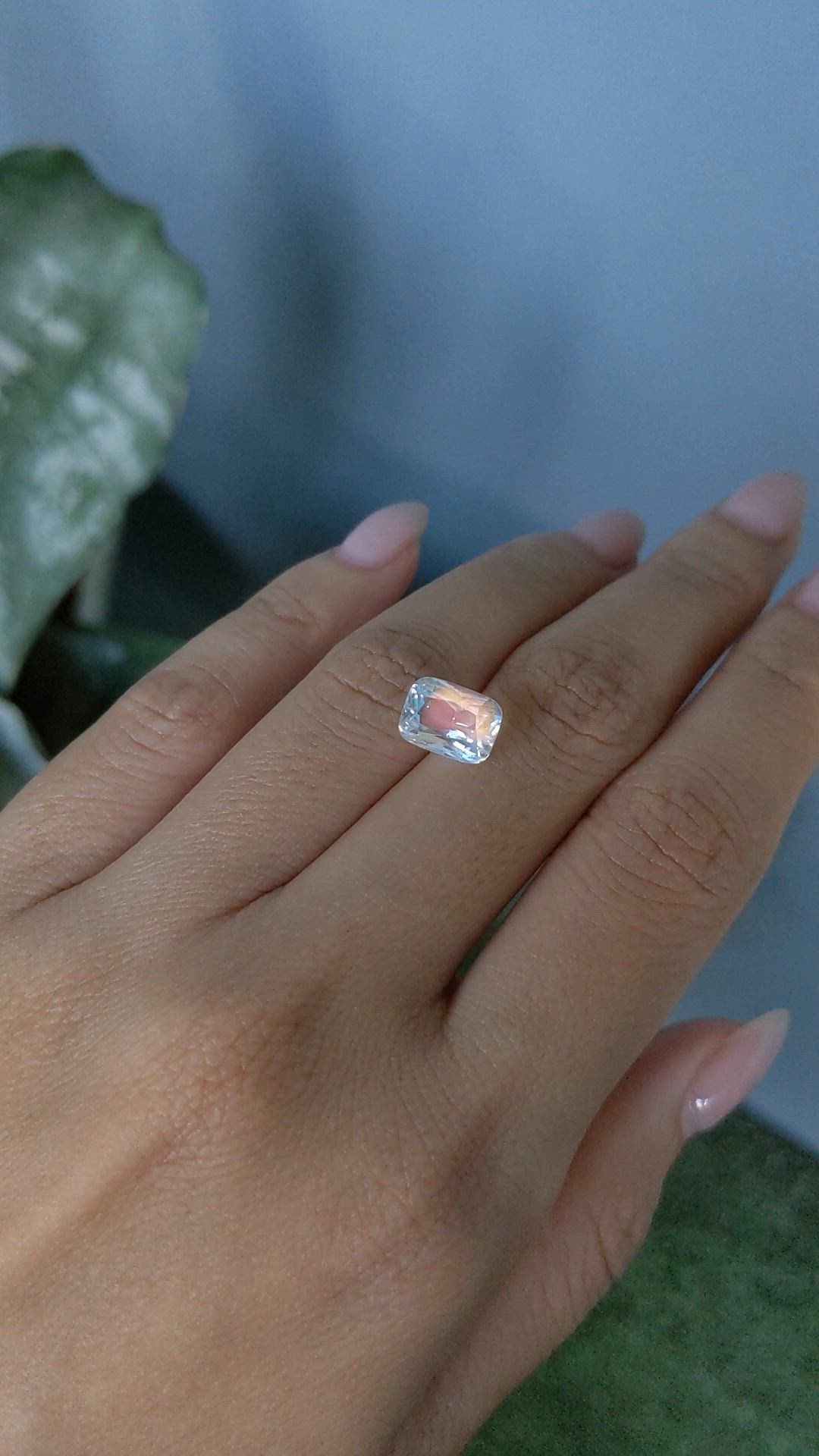 2.67 Ct. White Moonstone from Ceylon (Sri Lanka) Size Video