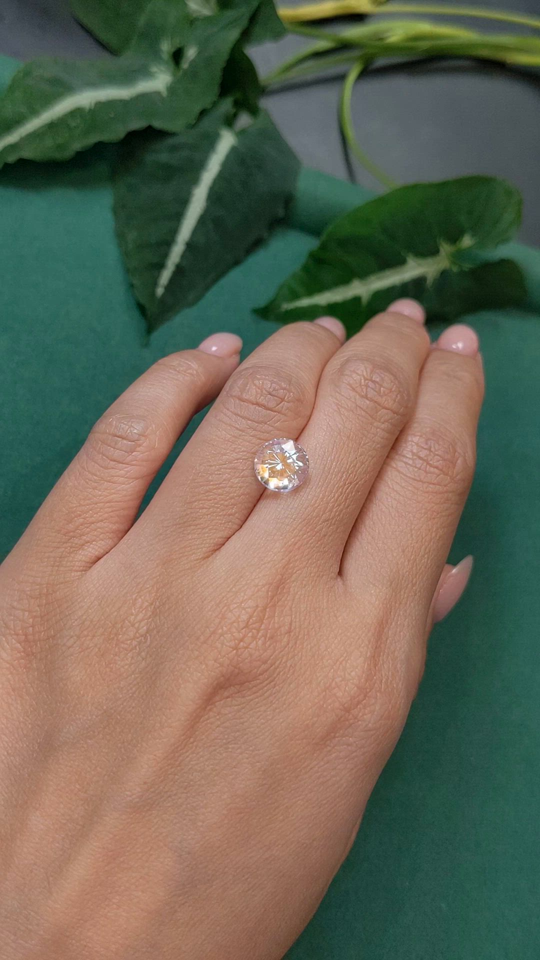 2.57 Ct. Rainbow Moonstone from Ceylon (Sri Lanka) Size Video