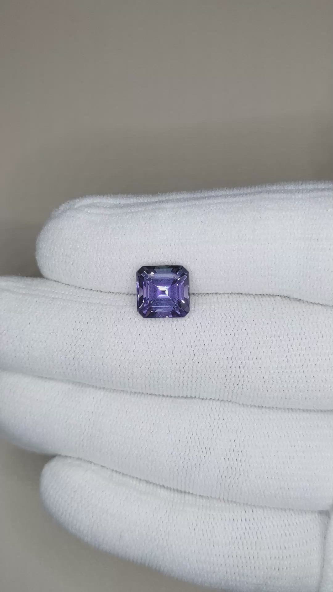 4.00 Ct. Bi Color (Peacock) Tanzanite from Tanzania Size Video
