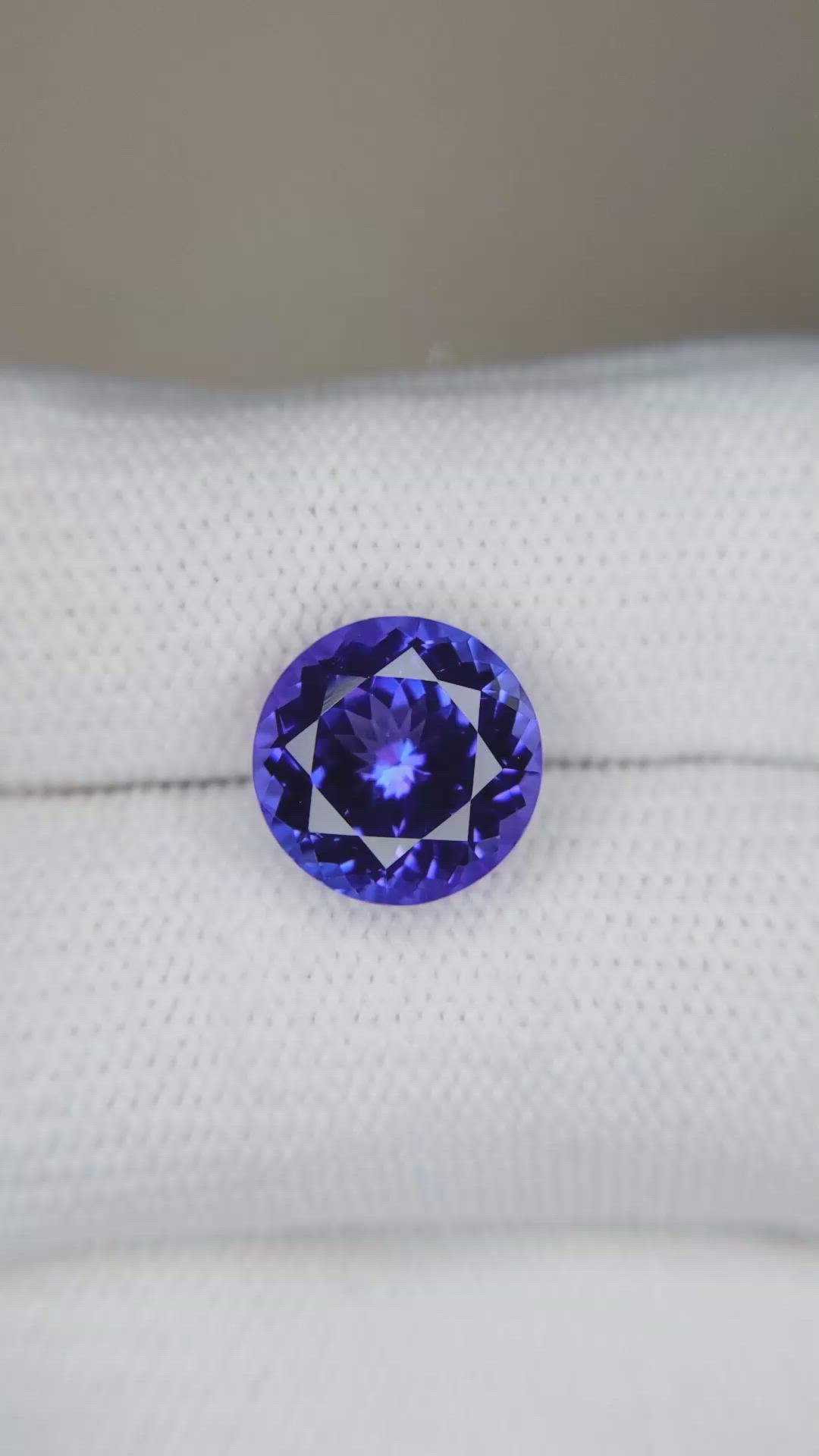 4.89 Ct. Violetish Blue Tanzanite from Tanzania Size Video
