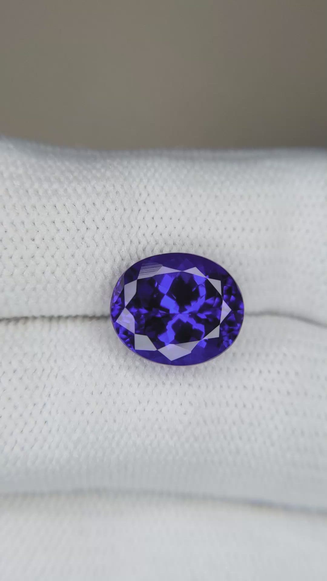 5.70 Ct. Violetish Blue Tanzanite from Tanzania Size Video