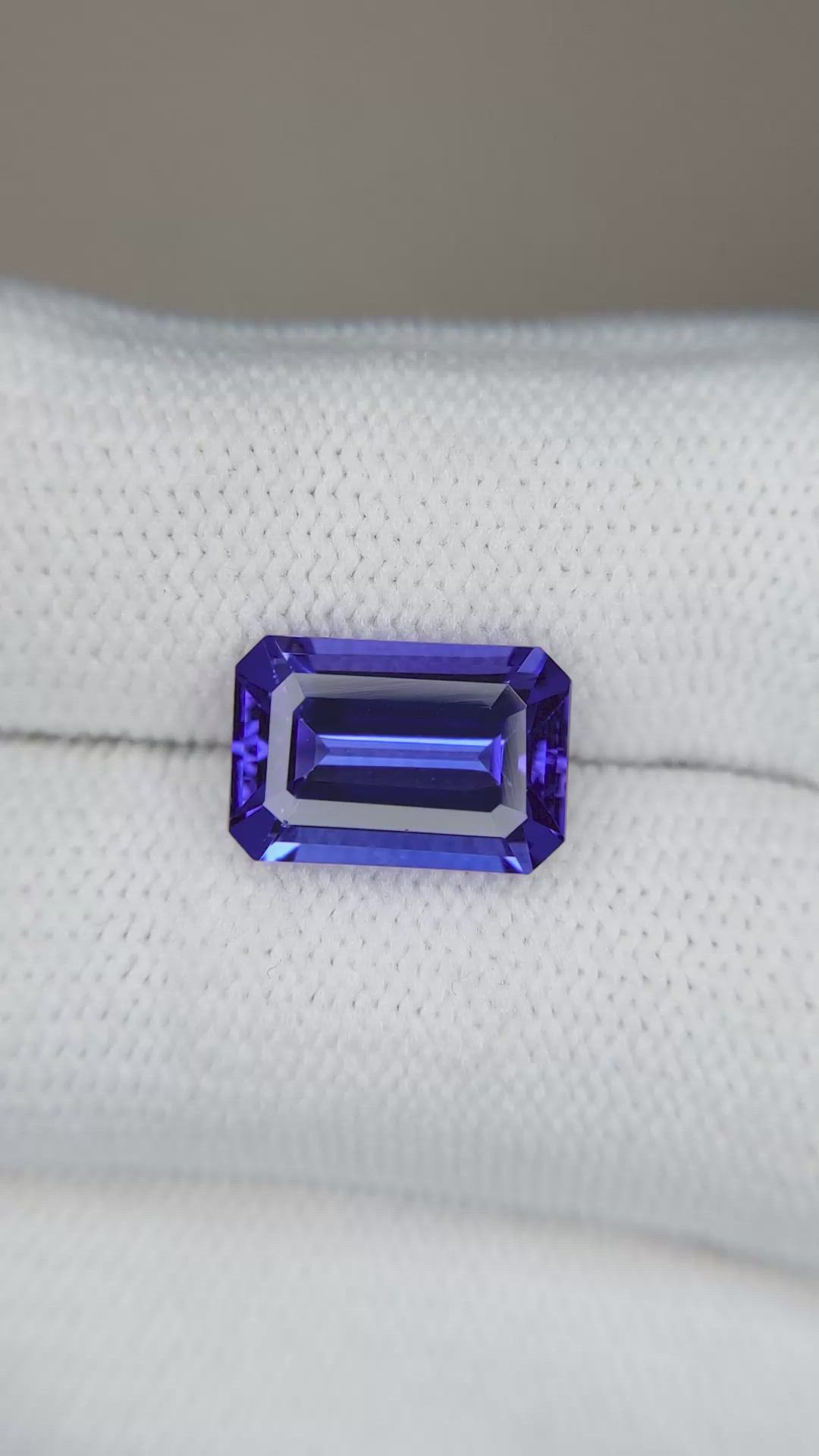 4.63 Ct. Violetish Blue Tanzanite from Tanzania Size Video