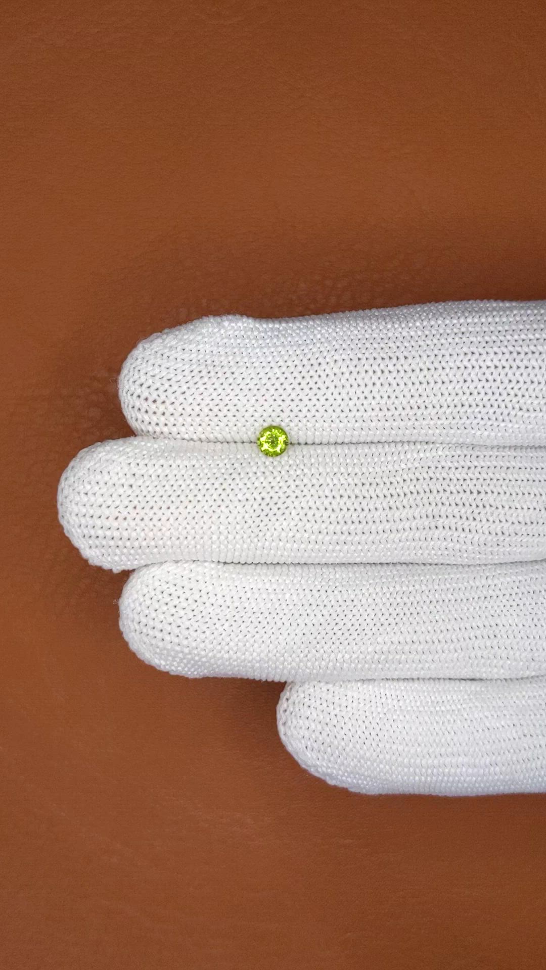 0.29 Ct. Yellowish Green Chrysoberyl from Ceylon (Sri Lanka) Size Video