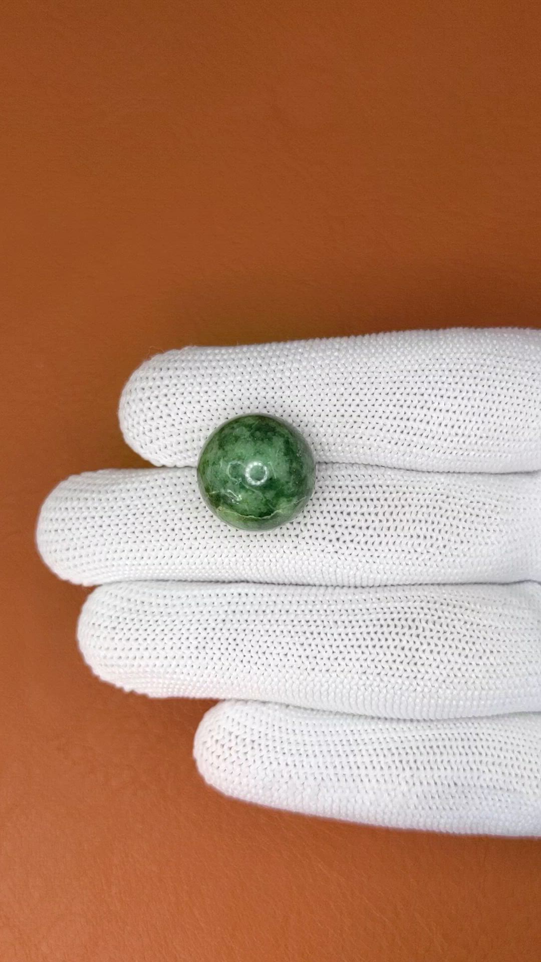 25.37 Ct. Green Jade from Burma (Myanmar) Size Video