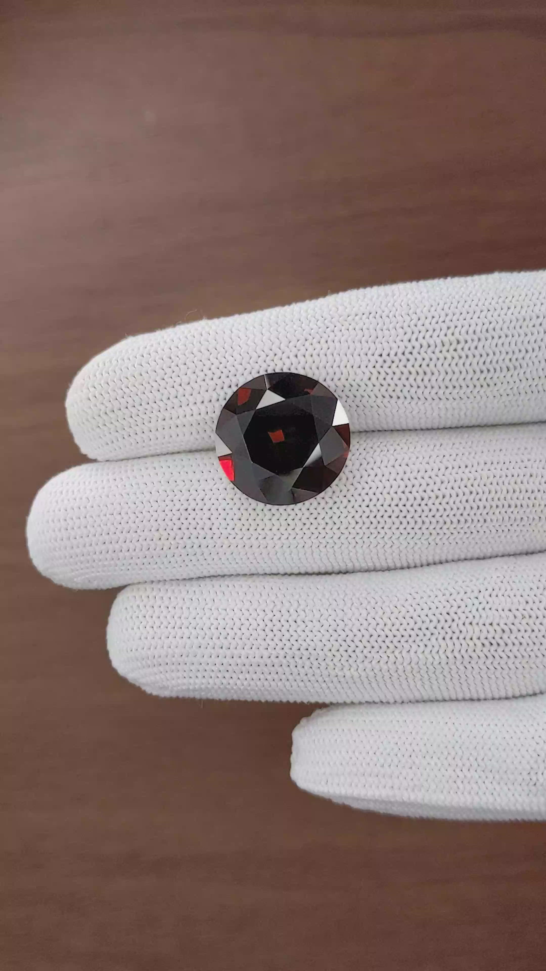 19.33 Ct. Red Garnet from Ceylon (Sri Lanka) Size Video