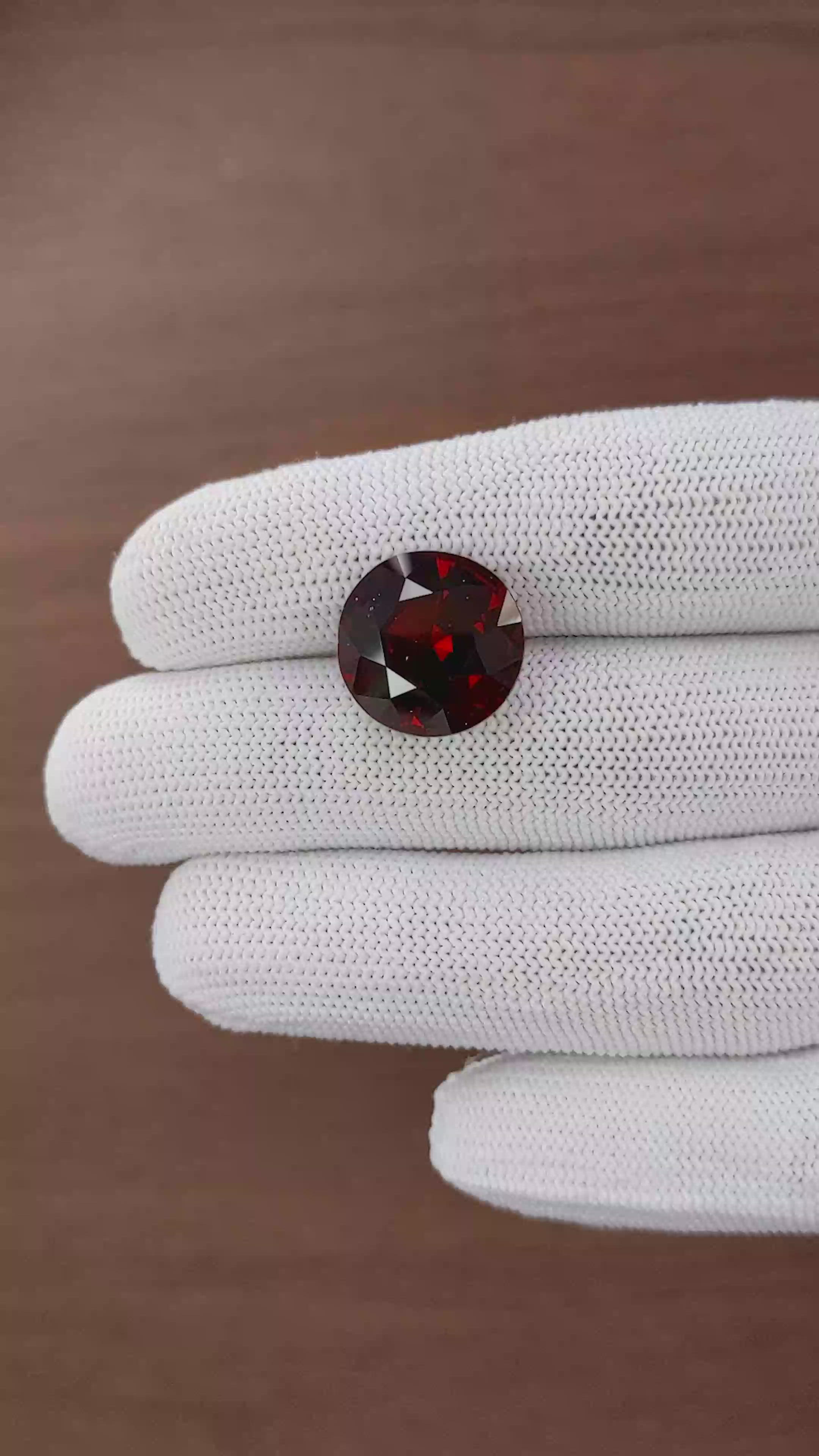 16.79 Ct. Red Garnet from Ceylon (Sri Lanka) Size Video