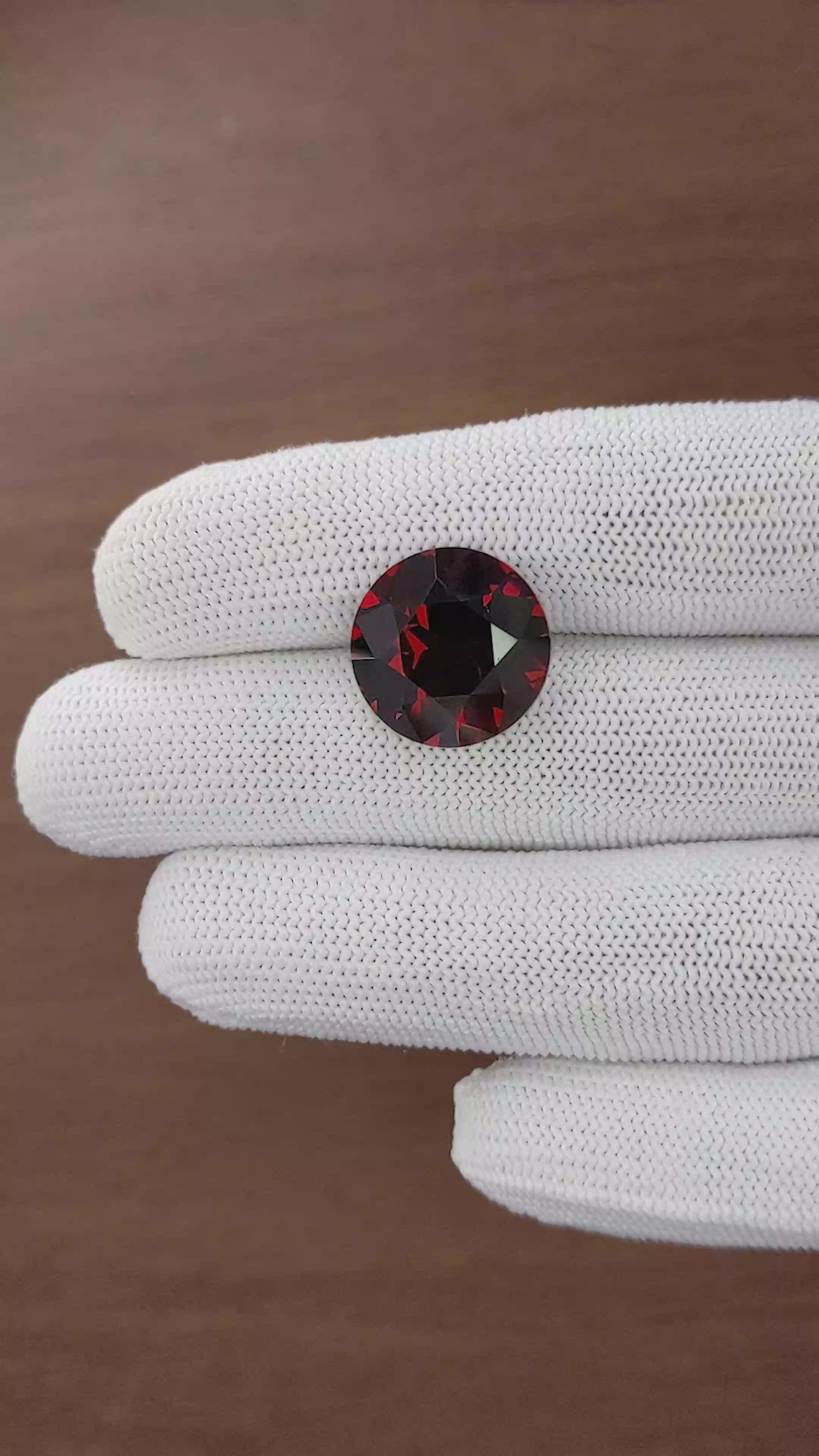 15.35 Ct. Red Garnet from Ceylon (Sri Lanka) Size Video