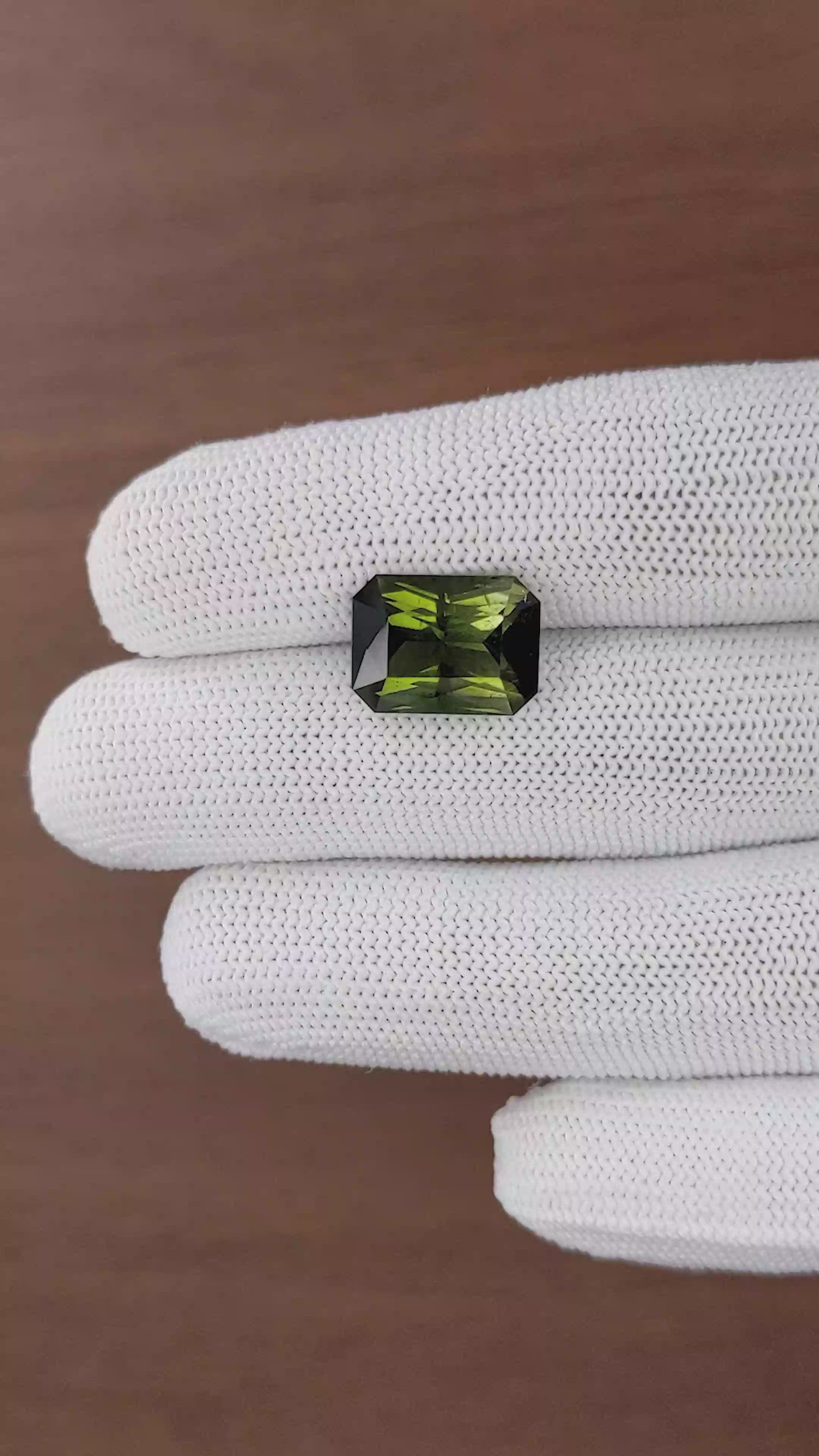 7.70 Ct. Green Tourmaline from Ceylon (Sri Lanka) Size Video