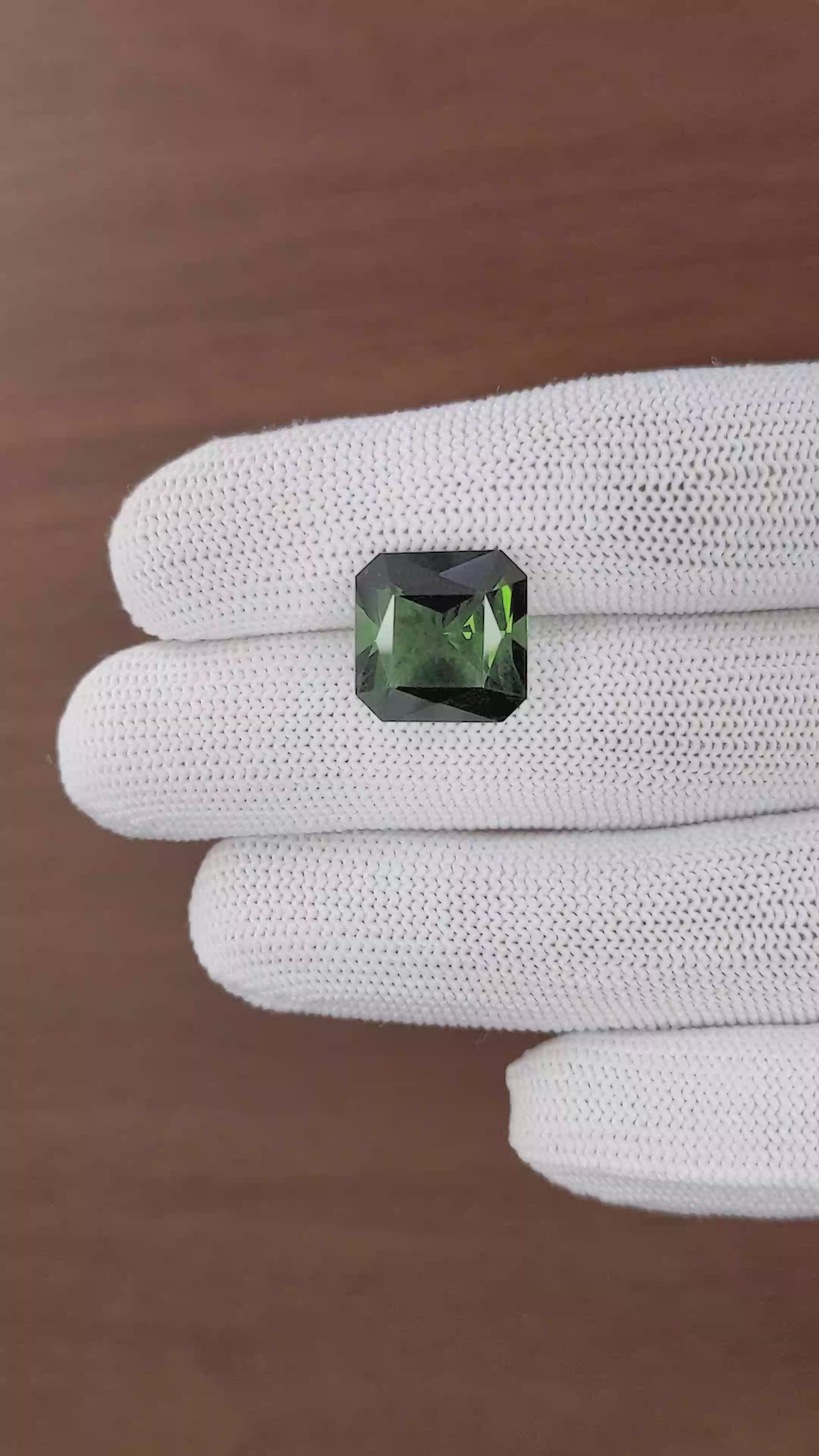 10.03 Ct. Green Tourmaline from Ceylon (Sri Lanka) Size Video