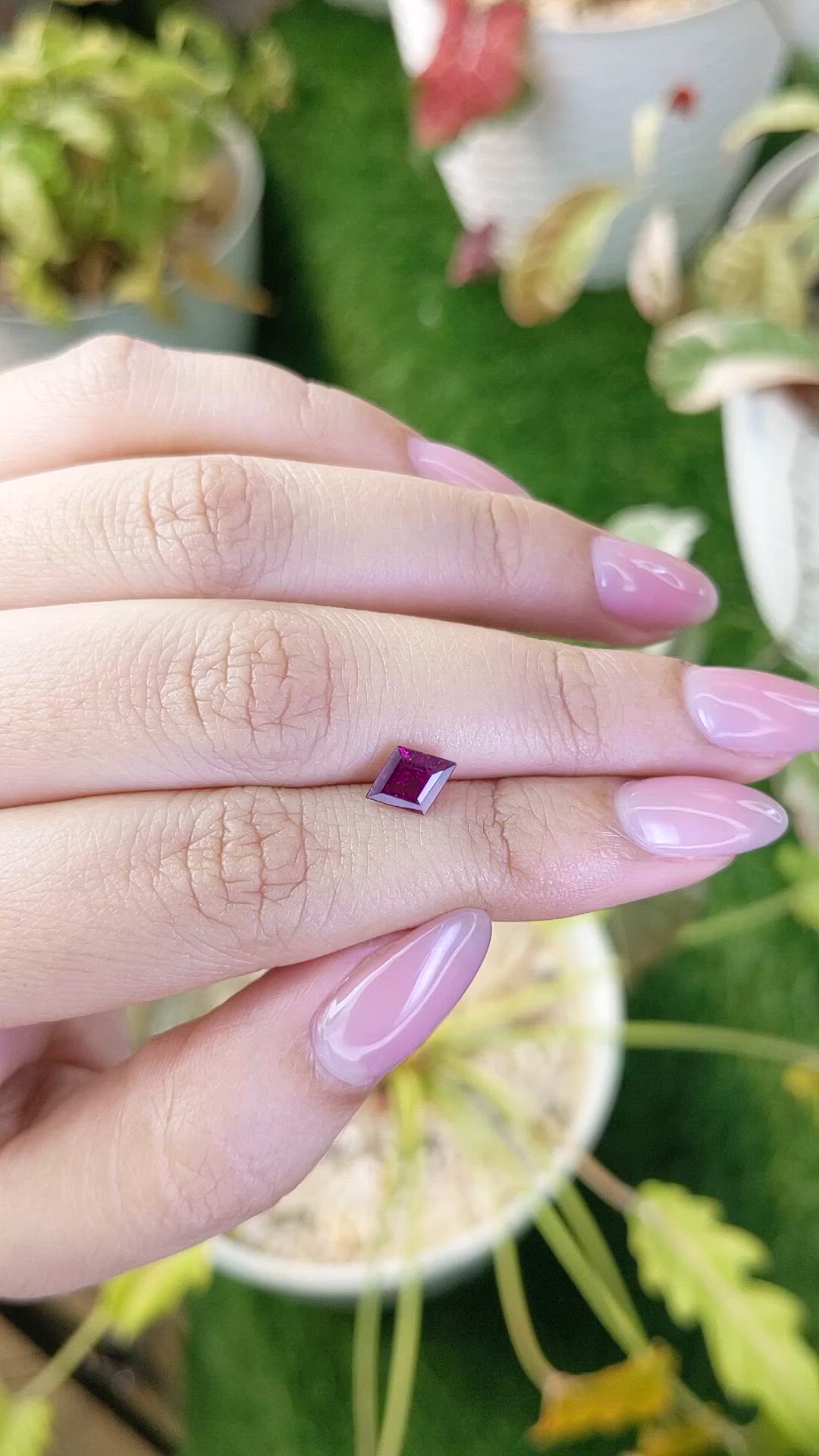 0.74 Ct. Pinkish Purple Rhodolite Garnet from Ceylon (Sri Lanka) Size Video