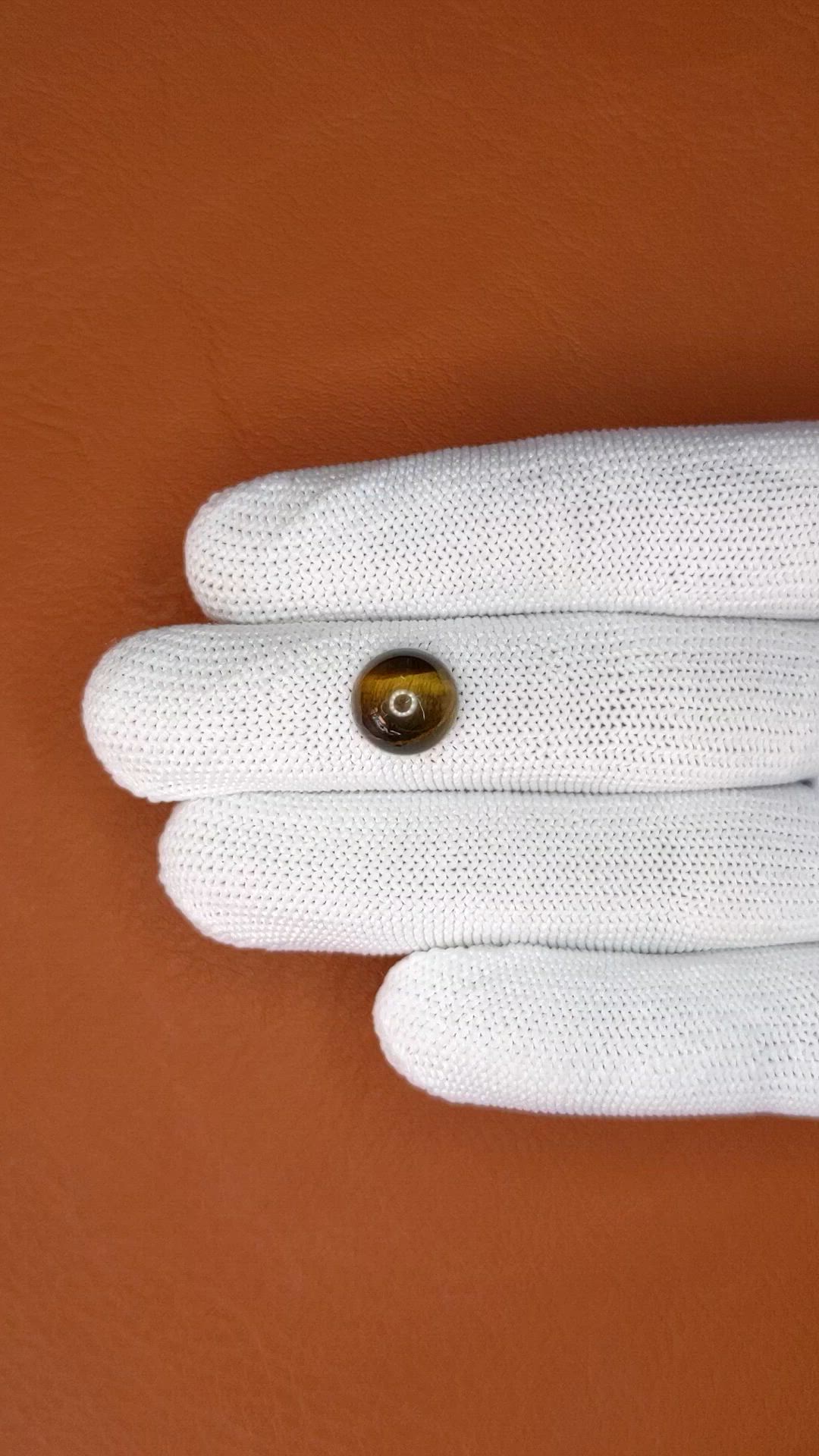 4.36 Ct. Cabochon Tiger's Eye from Ceylon (Sri Lanka) Size Video