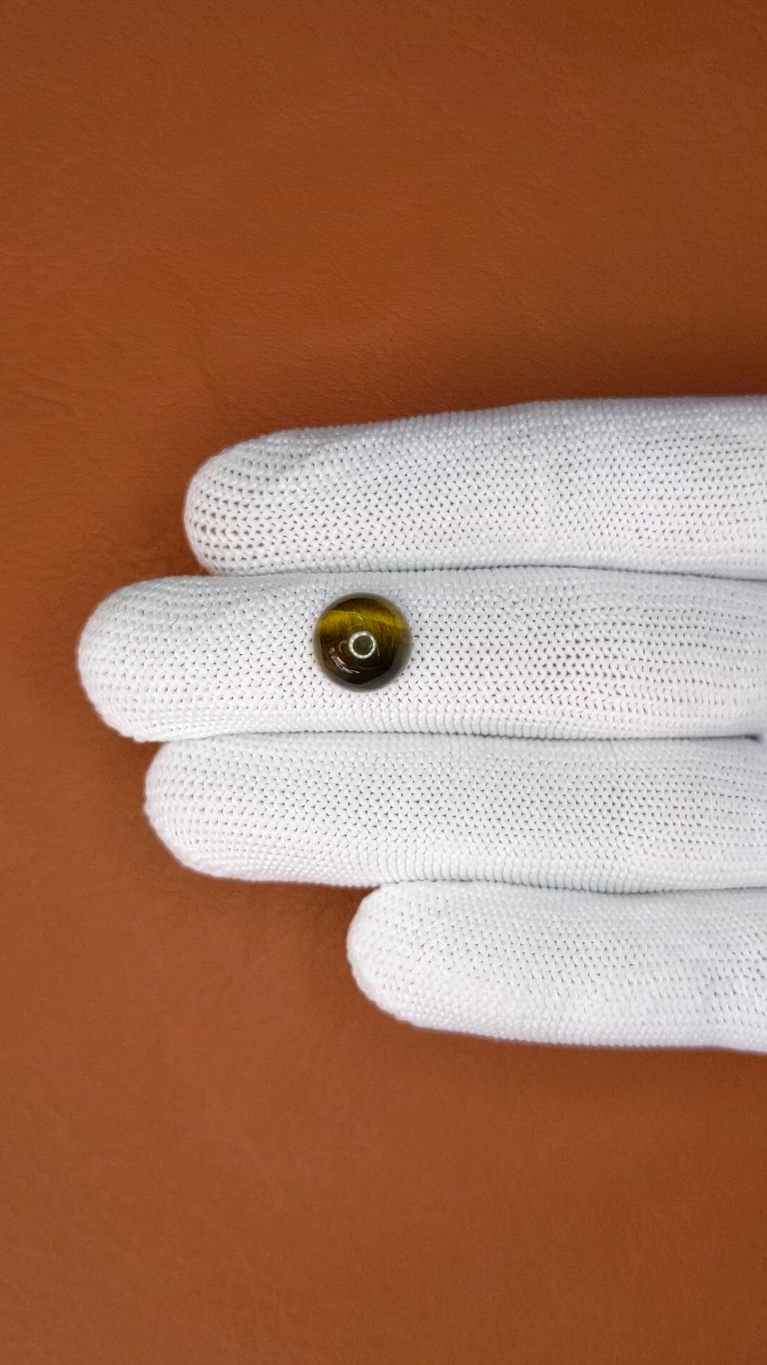 4.37 Ct. Cabochon Tiger's Eye from Ceylon (Sri Lanka) Size Video