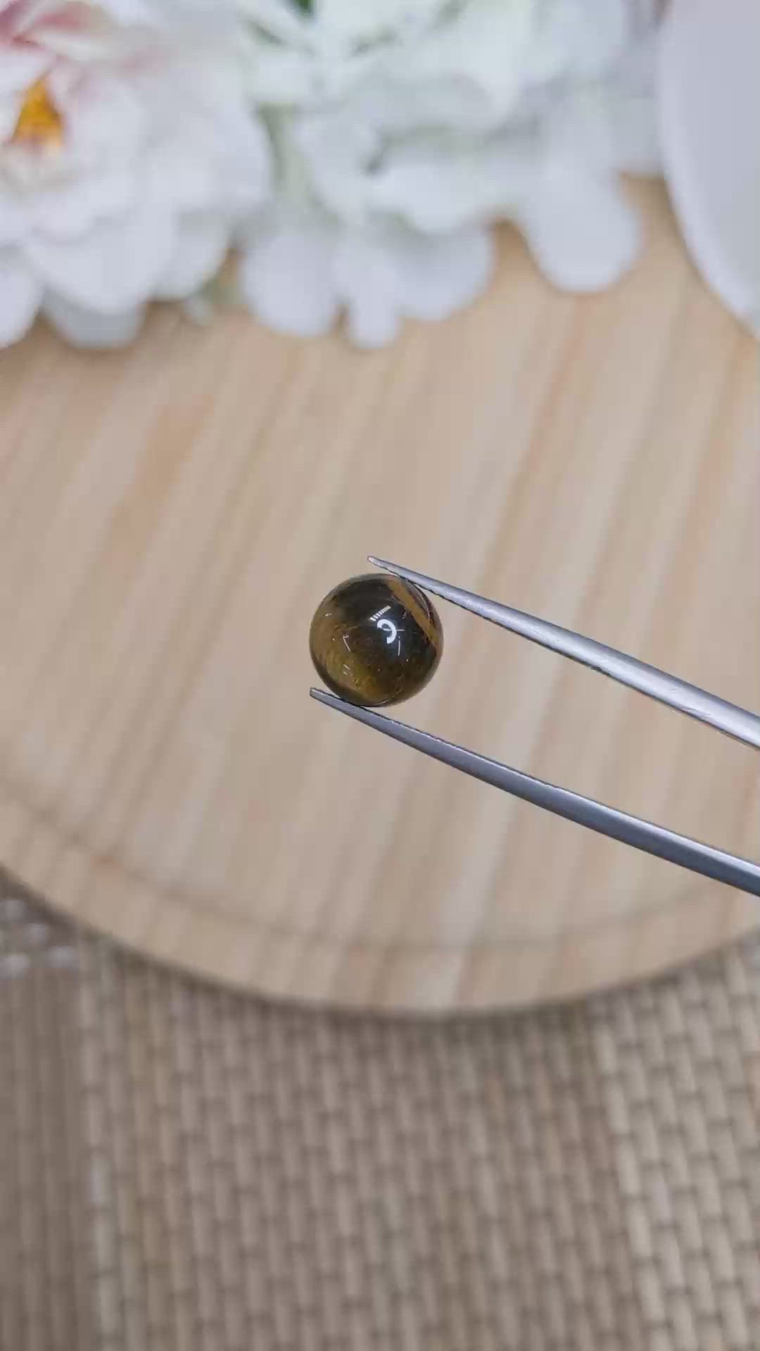 4.39 Ct. Cabochon Tiger's Eye from Ceylon (Sri Lanka) Size Video
