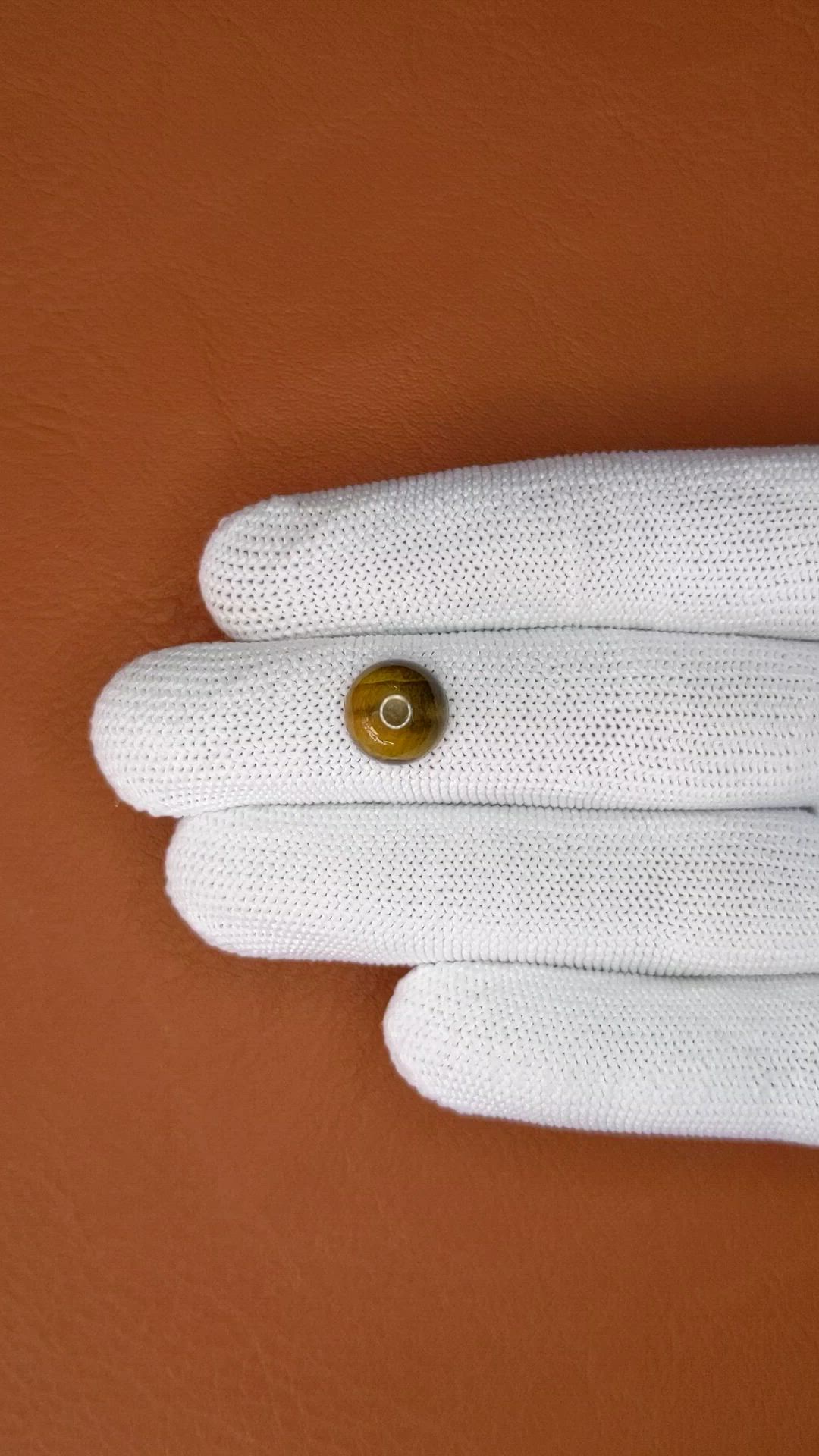4.43 Ct. Cabochon Tiger's Eye from Ceylon (Sri Lanka) Size Video