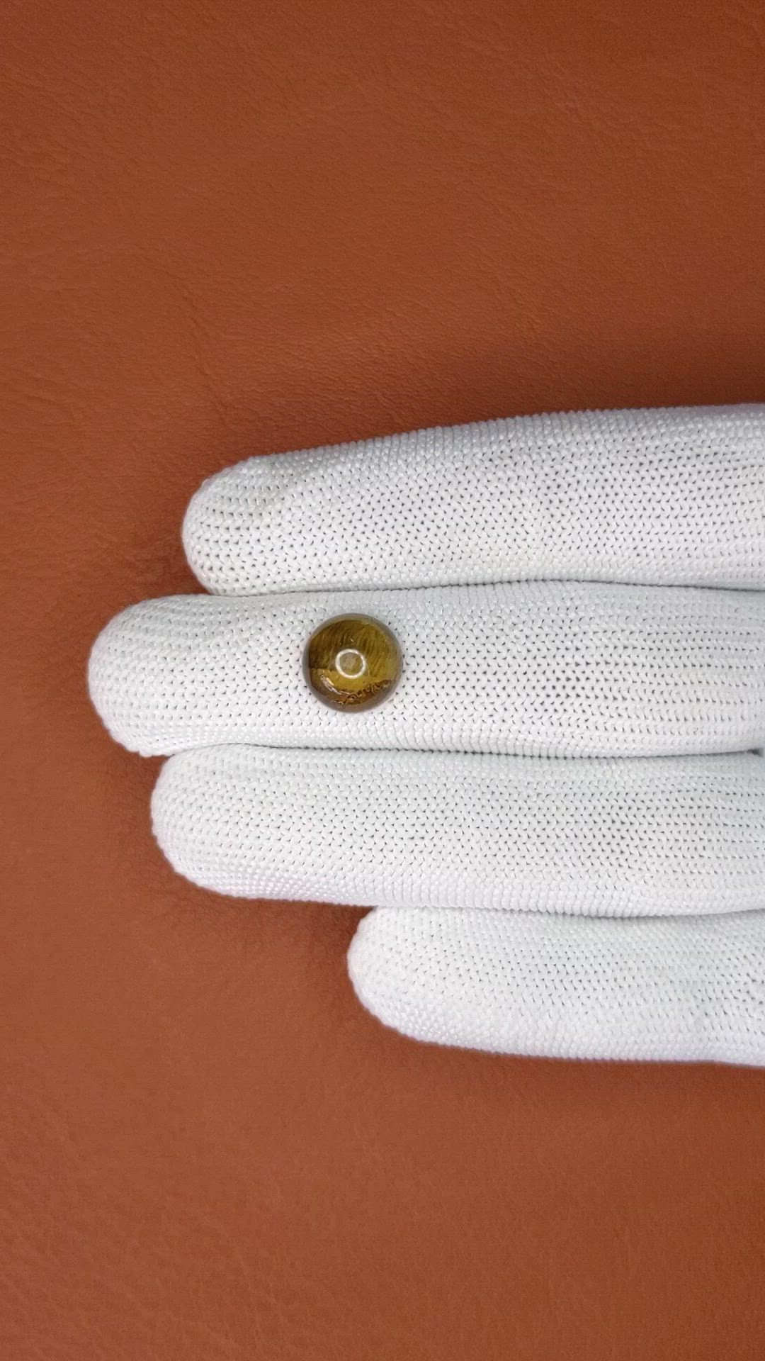 4.56 Ct. Cabochon Tiger's Eye from Ceylon (Sri Lanka) Size Video