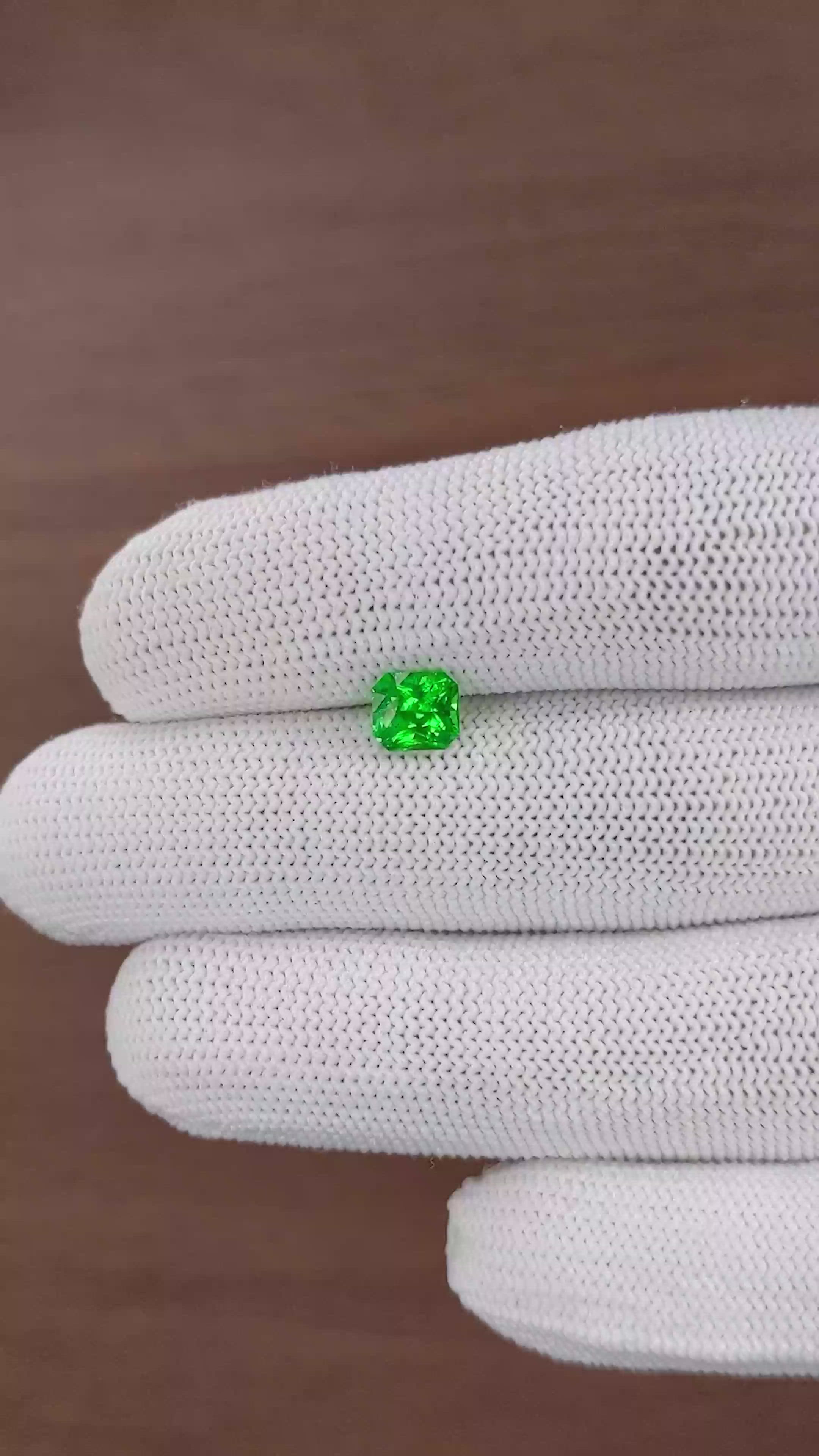 1.05 Ct. Tsavorite Garnet from Tanzania Size Video