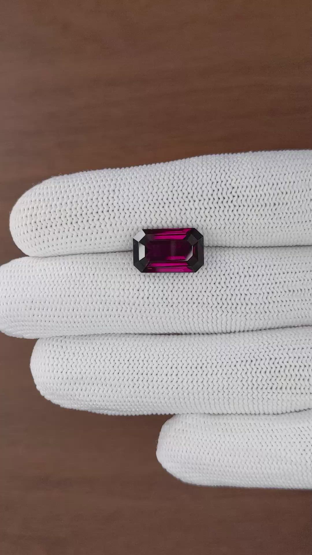 7.67 Ct. Pinkish Purple Garnet from Ceylon (Sri Lanka) Size Video