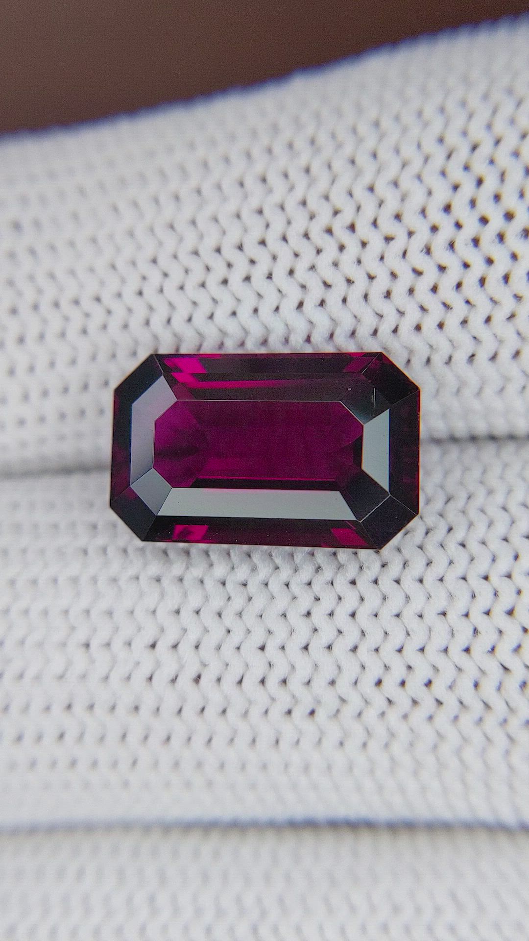 7.67 Ct. Pinkish Purple Garnet from Ceylon (Sri Lanka) Size Video