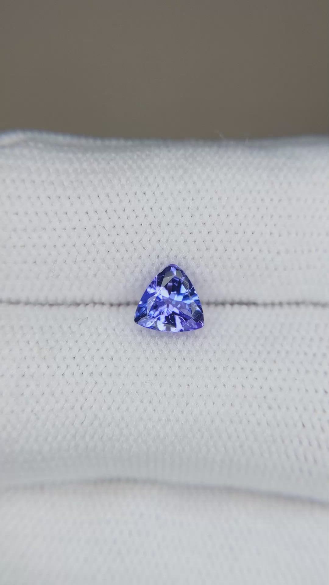 0.90 Ct. Violetish Blue Tanzanite from Tanzania Size Video