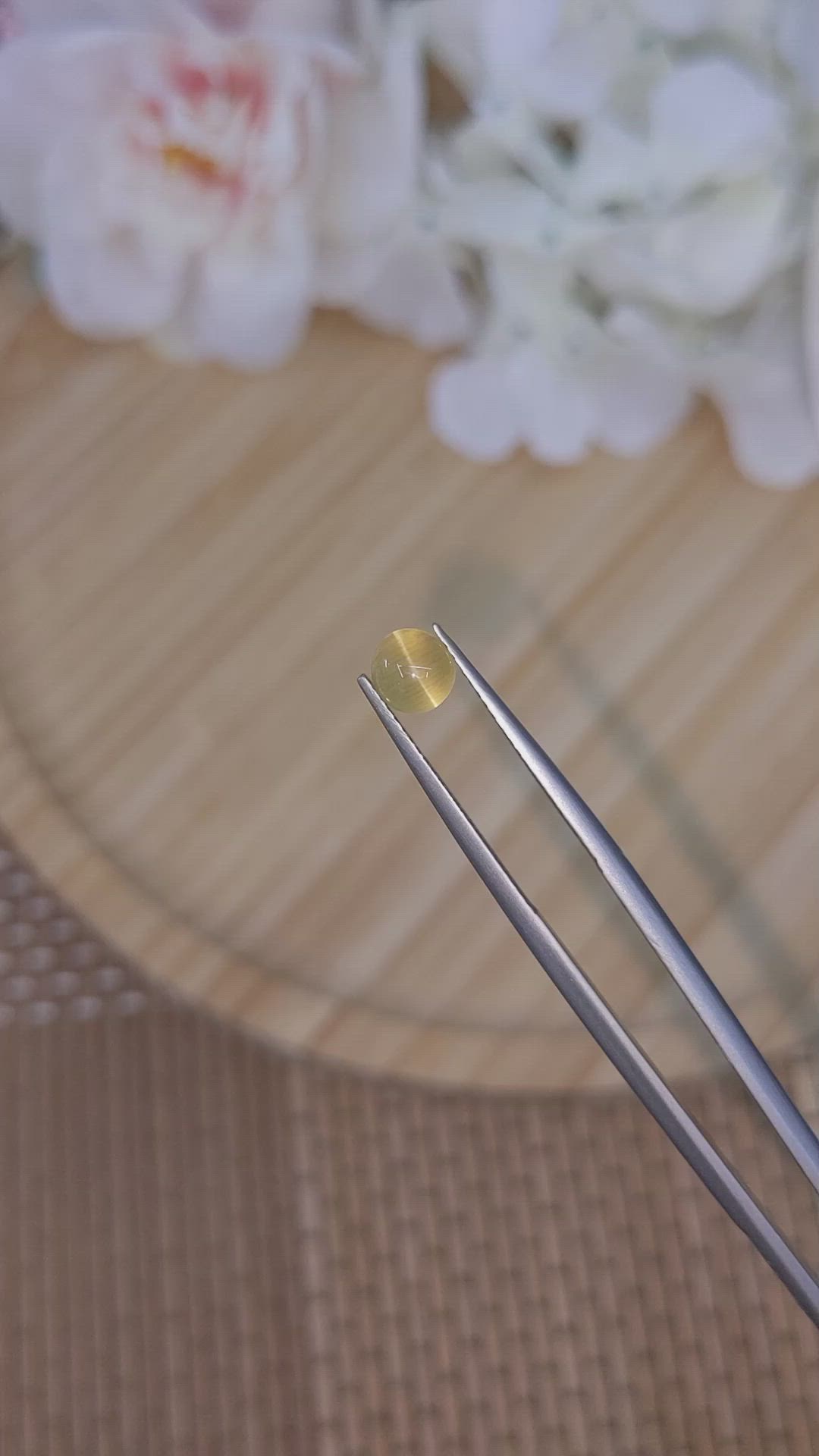 0.98 Ct. Yellow Cabochon Chrysoberyl from Ceylon (Sri Lanka) Size Video