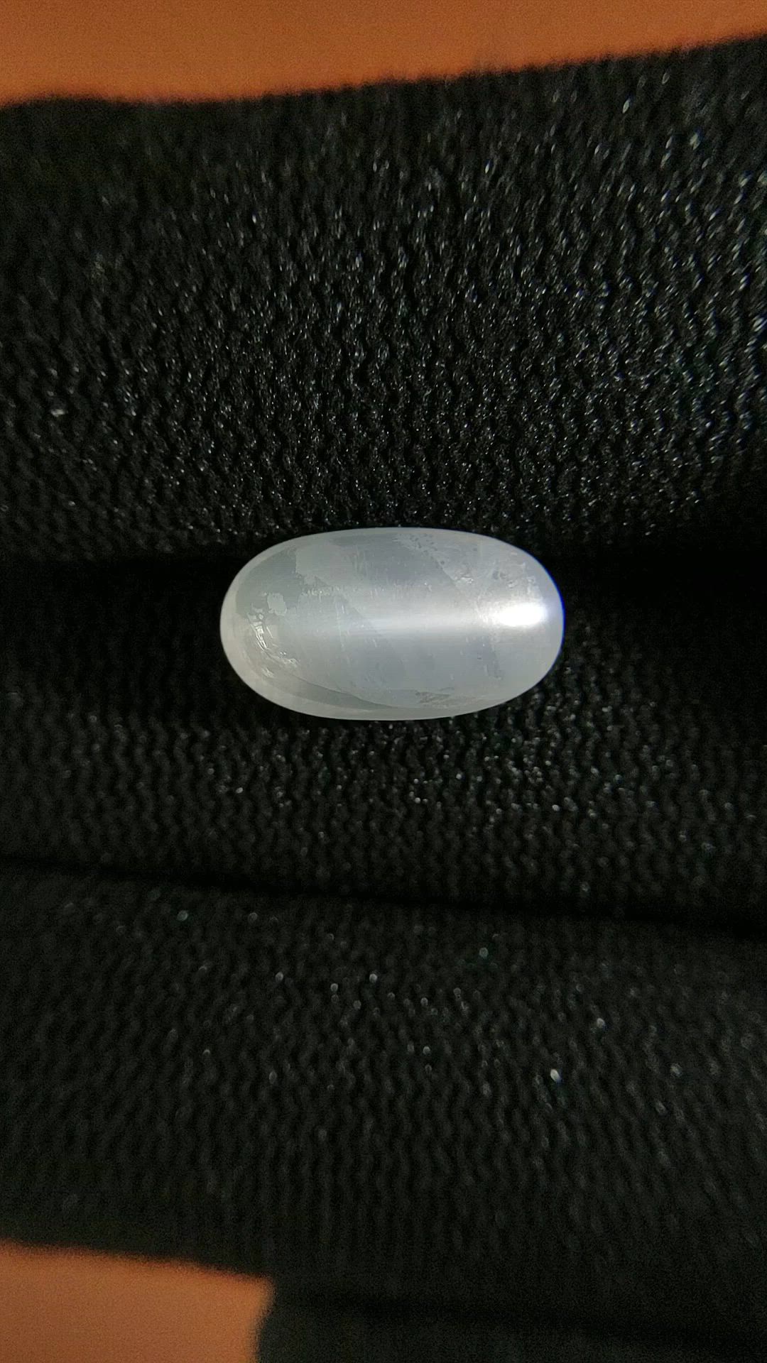 4.15 Ct. White Cabochon Moonstone from Ceylon (Sri Lanka) Size Video