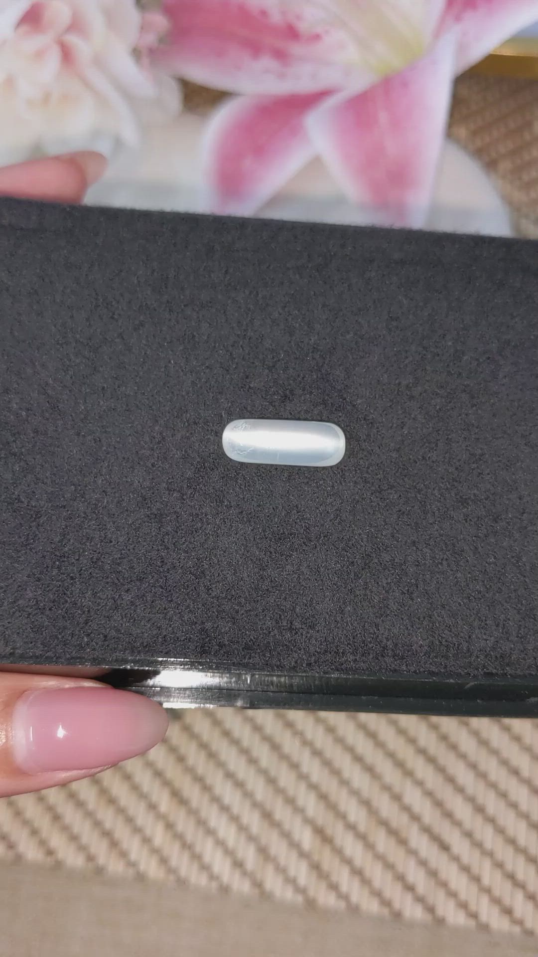 4.62 Ct. White Cabochon Moonstone from Ceylon (Sri Lanka) Size Video