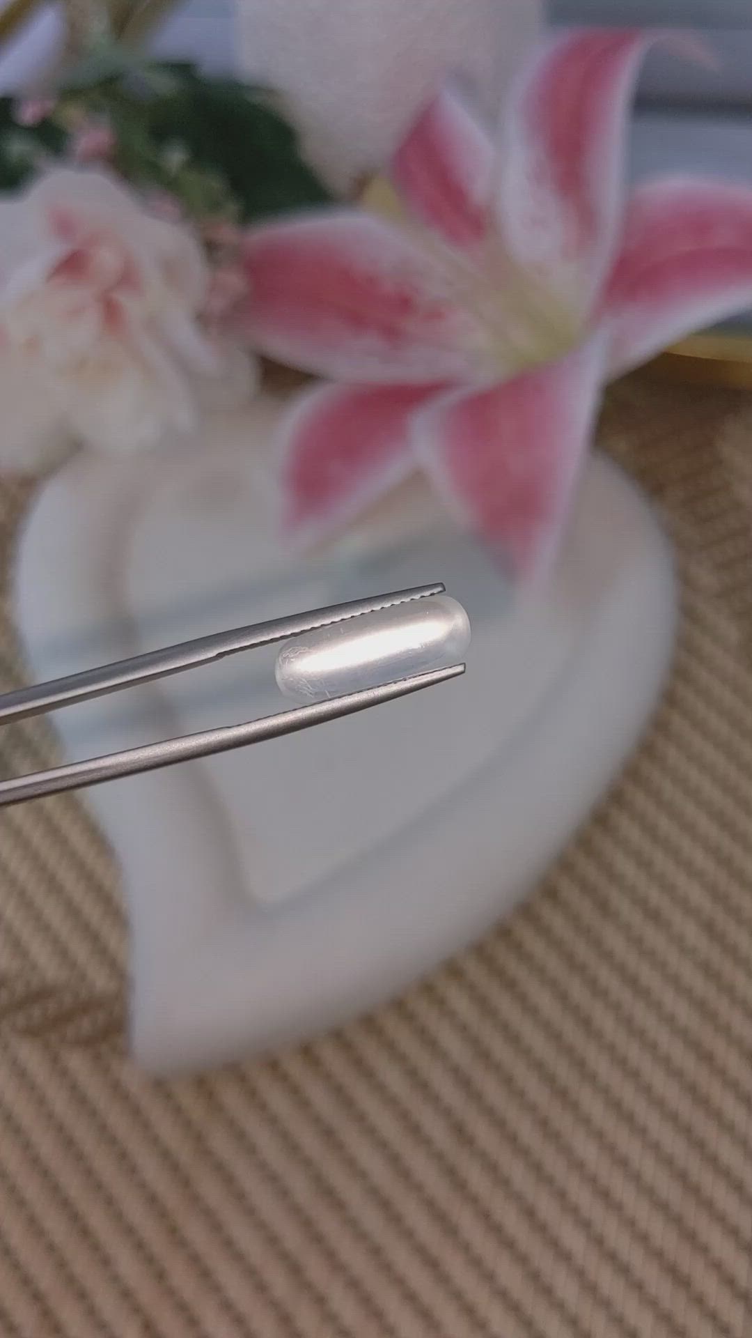 4.62 Ct. White Cabochon Moonstone from Ceylon (Sri Lanka) Size Video