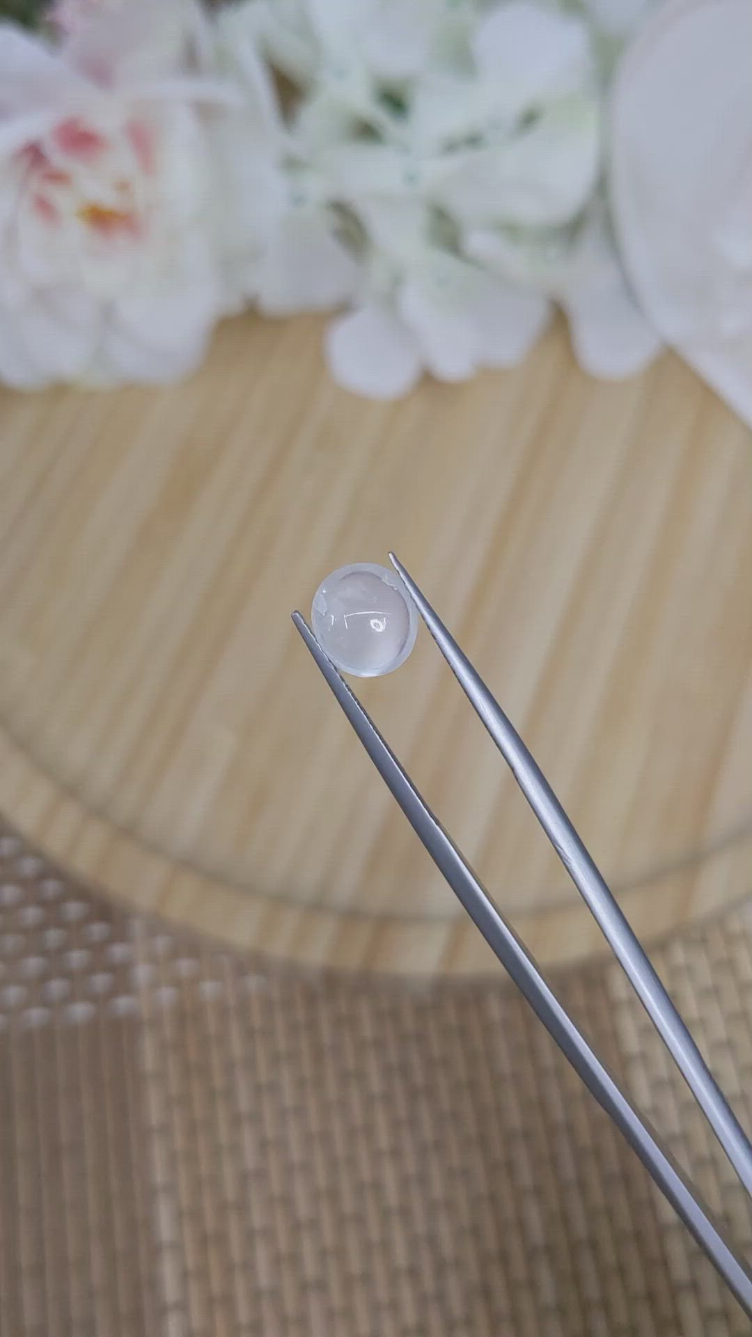 1.70 Ct. White Cabochon Moonstone from Ceylon (Sri Lanka) Size Video