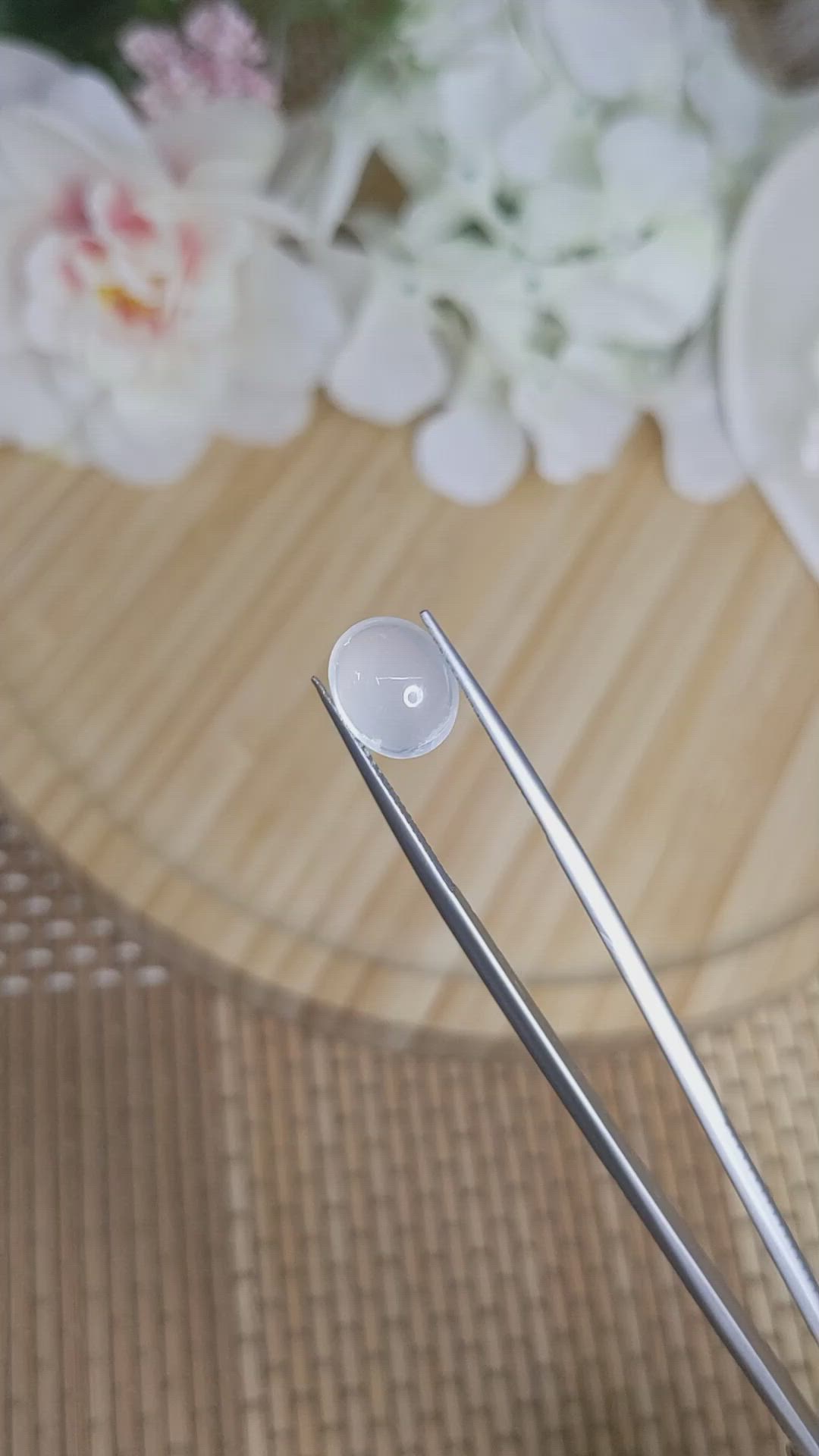 3.40 Ct. White Cabochon Moonstone from Ceylon (Sri Lanka) Size Video