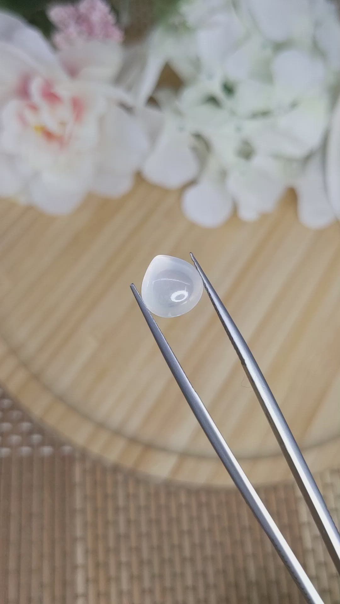 3.79 Ct. White Cabochon Moonstone from Ceylon (Sri Lanka) Size Video