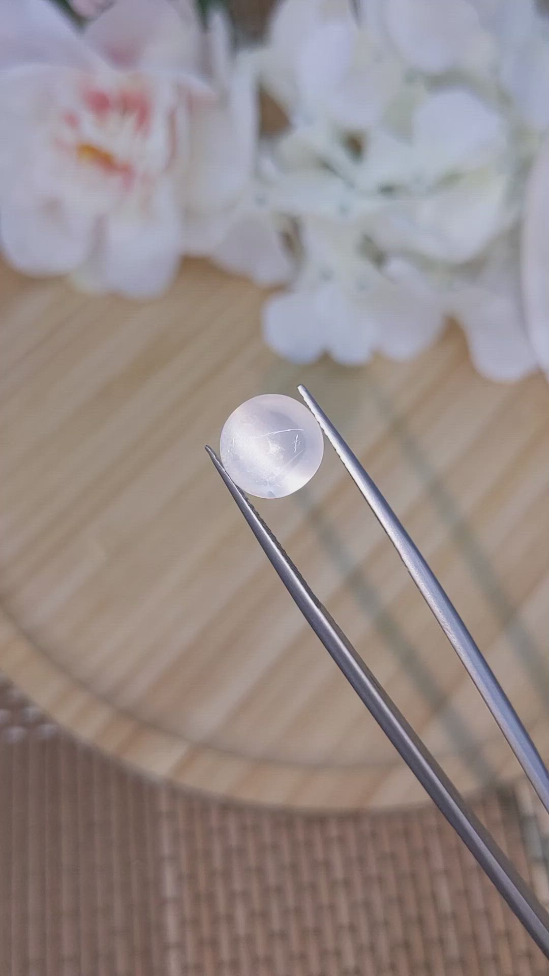 3.90 Ct. White Cabochon Moonstone from Ceylon (Sri Lanka) Size Video