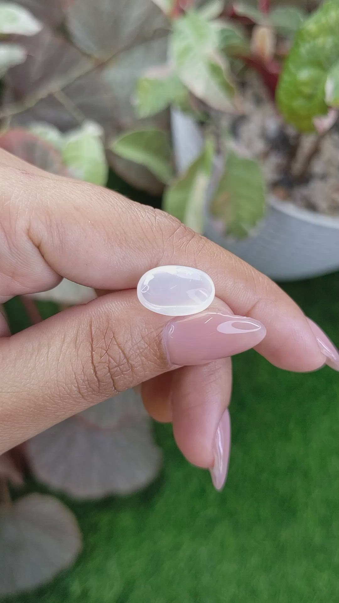 3.87 Ct. White Cabochon Moonstone from Ceylon (Sri Lanka) Size Video