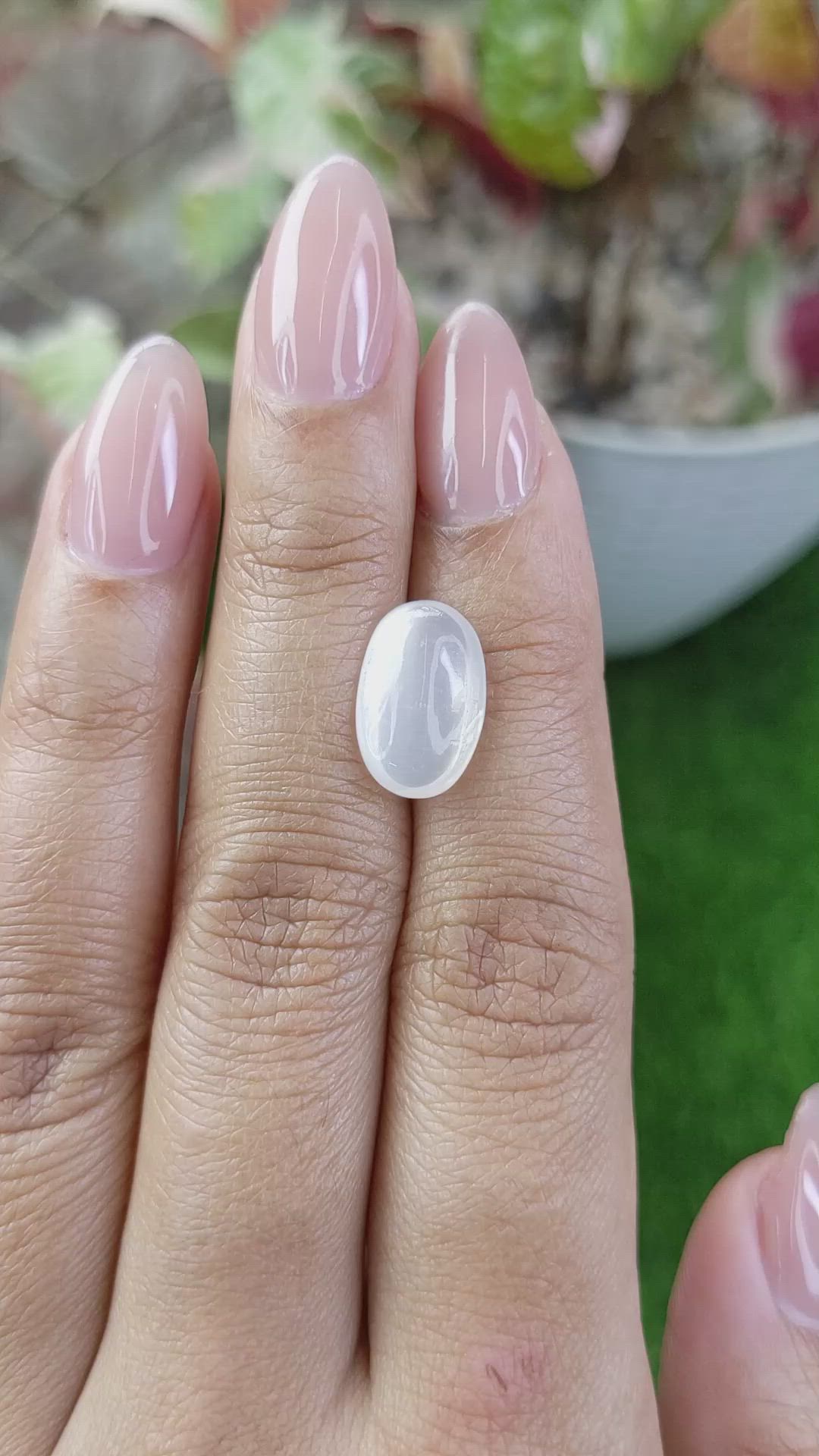 3.87 Ct. White Cabochon Moonstone from Ceylon (Sri Lanka) Size Video