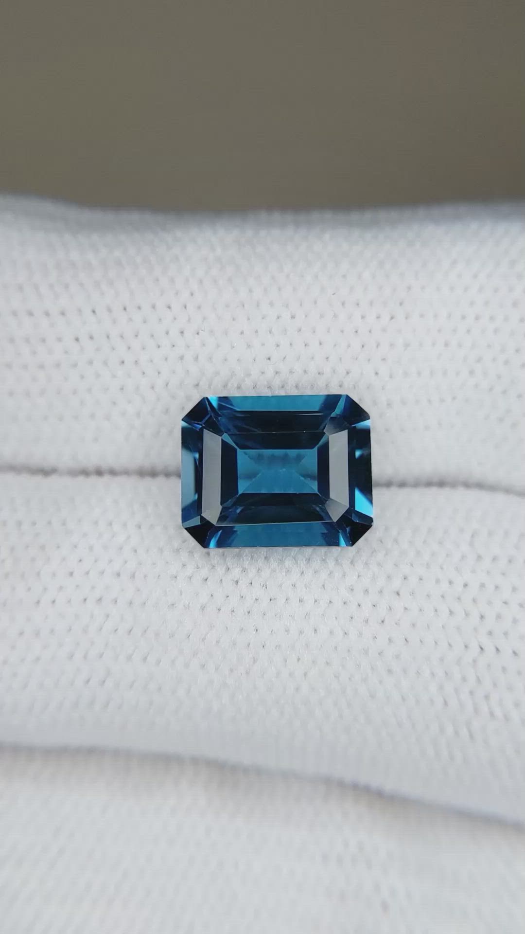 3.99 Ct. London Blue Topaz from Brazil Size Video