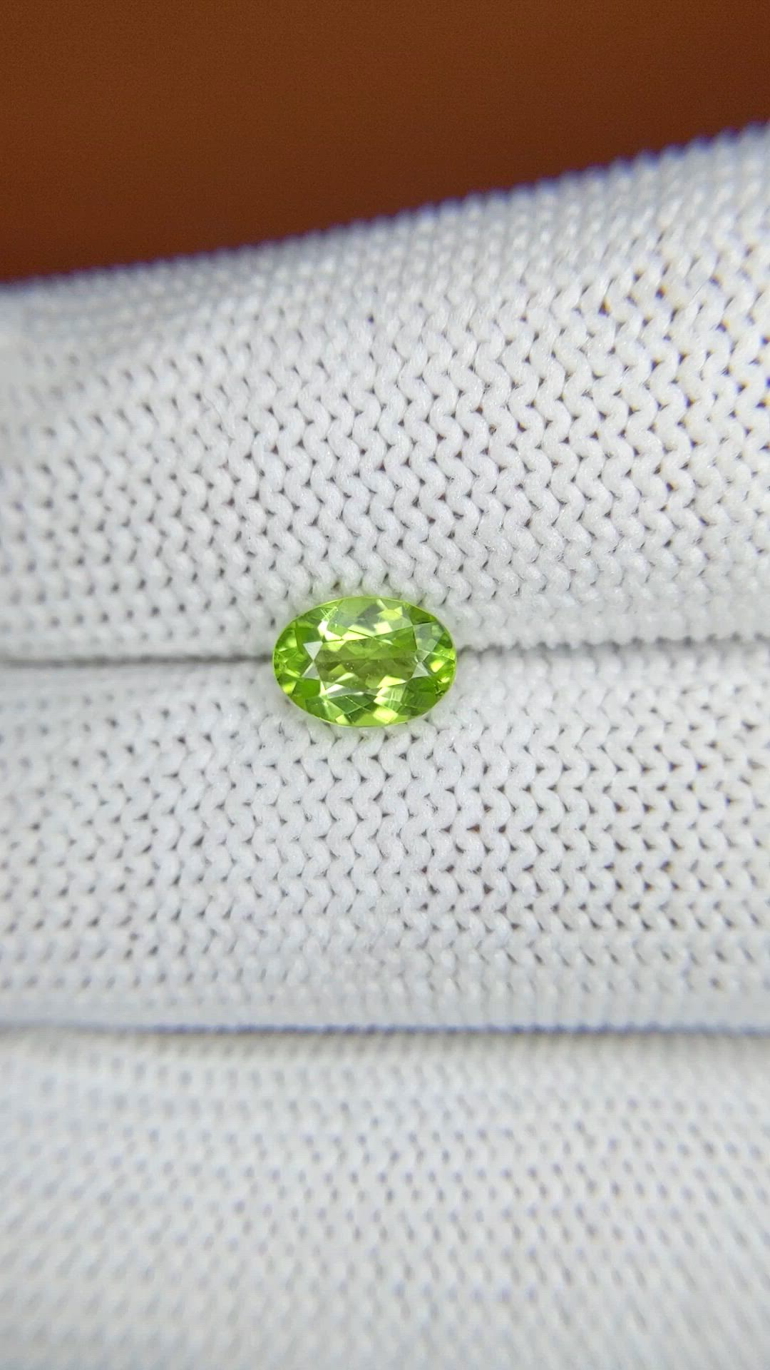 0.90 Ct. Green (Lime Green) Peridot from Pakistan Size Video
