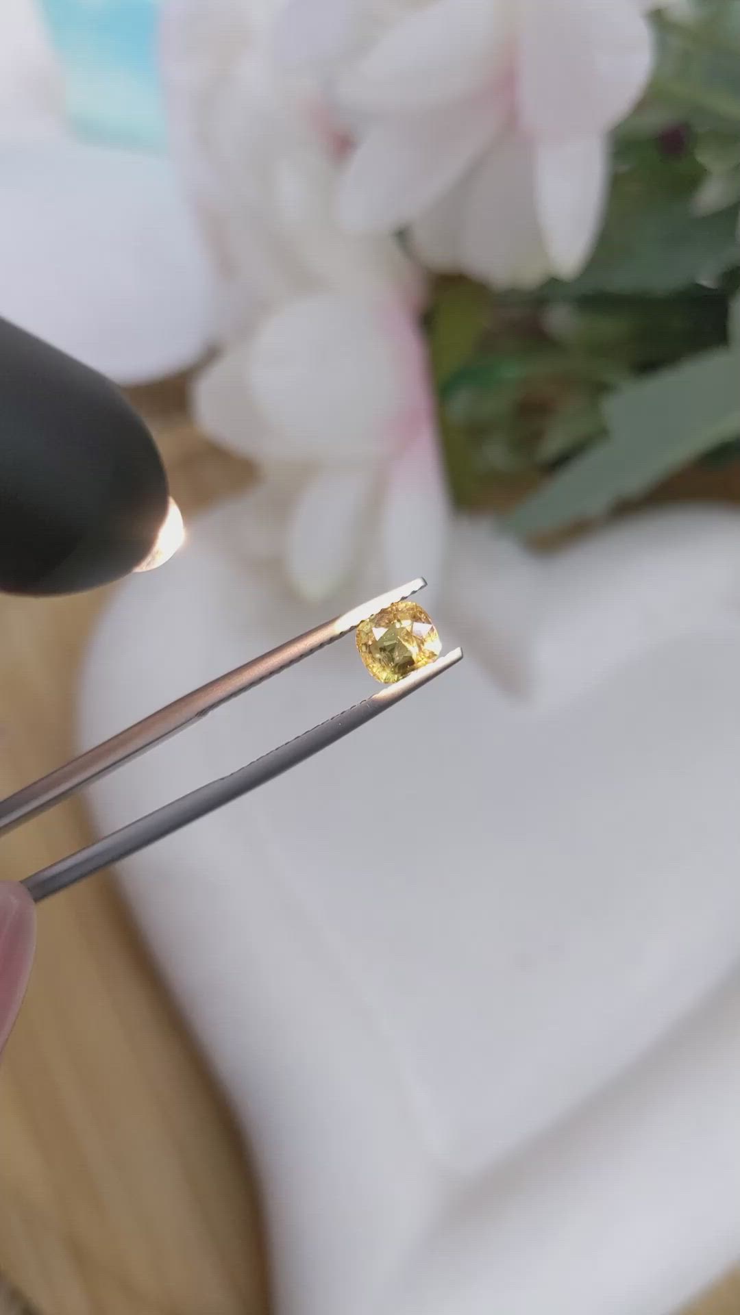 1.01 Ct. Alexandrite from Ceylon (Sri Lanka) Size Video
