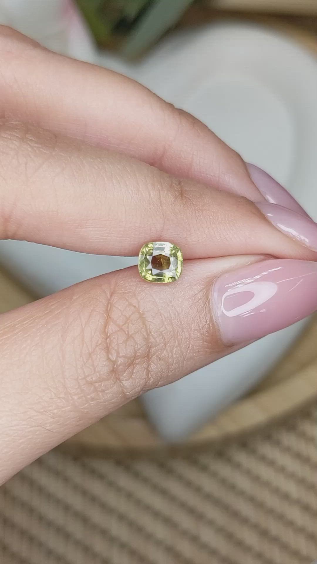 1.01 Ct. Alexandrite from Ceylon (Sri Lanka) Size Video