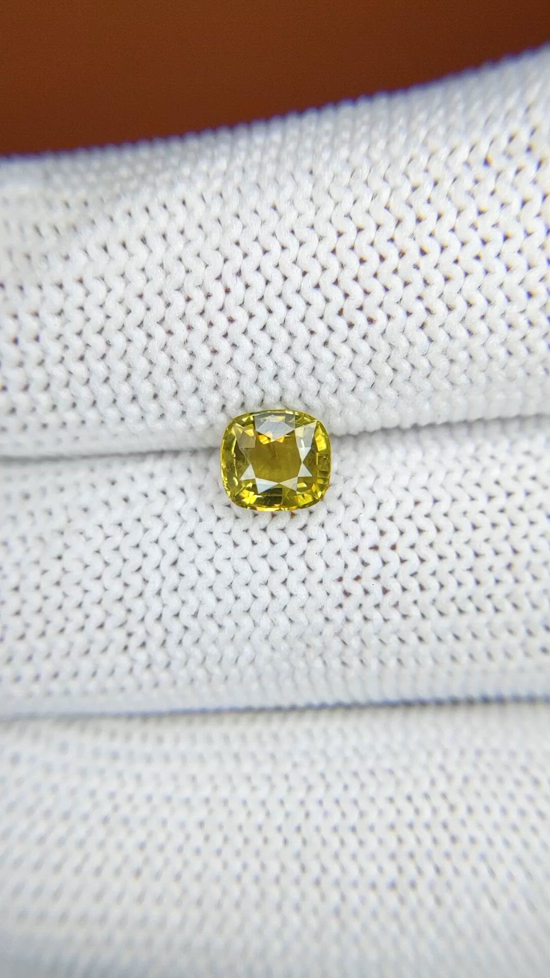 1.01 Ct. Alexandrite from Ceylon (Sri Lanka) Size Video