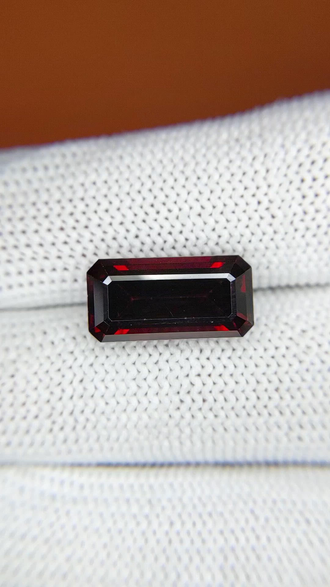 7.99 Ct. Purplish Red Garnet from Ceylon (Sri Lanka) Size Video
