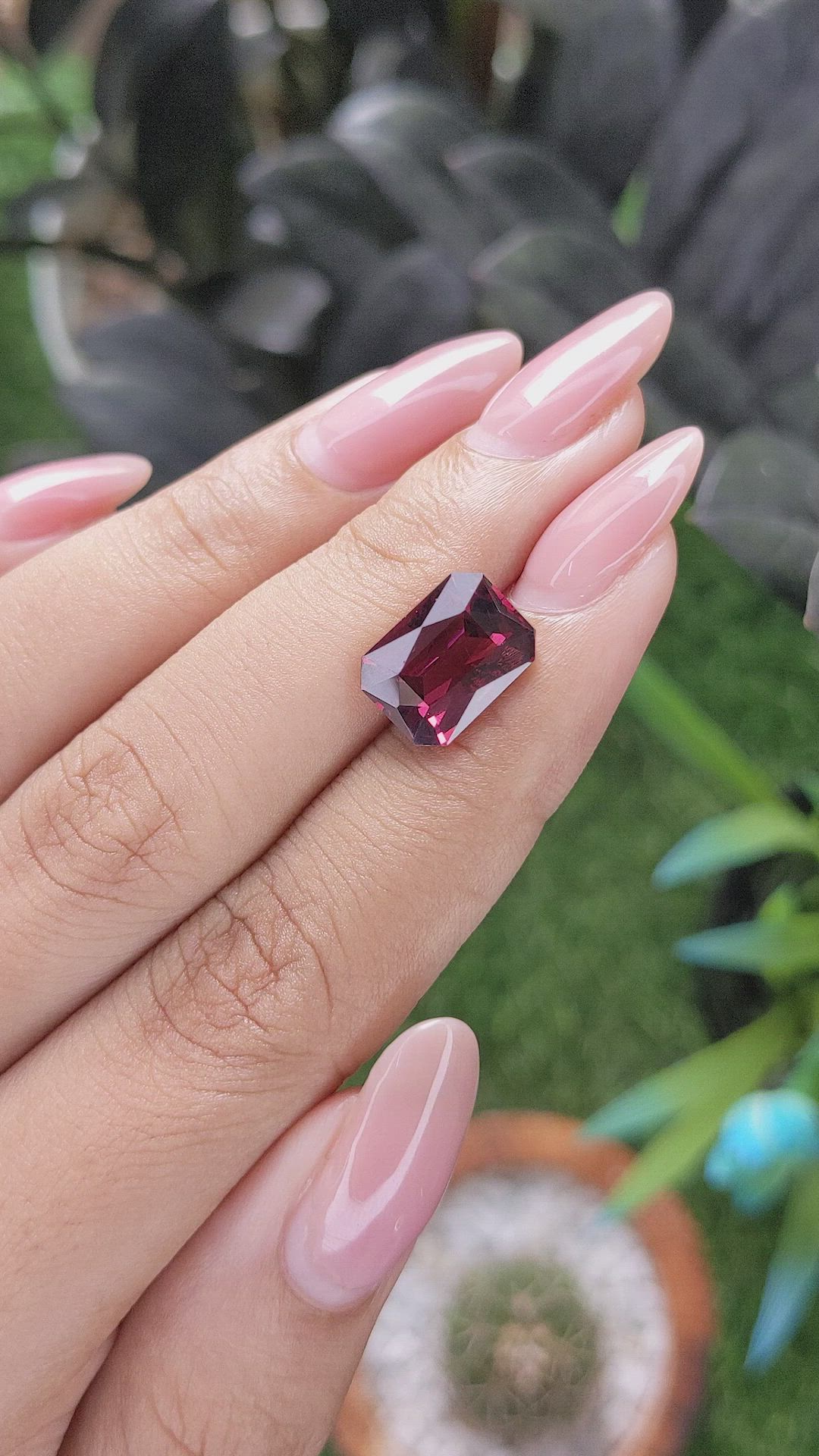4.97 Ct. Pinkish Red Garnet from Ceylon (Sri Lanka) Size Video