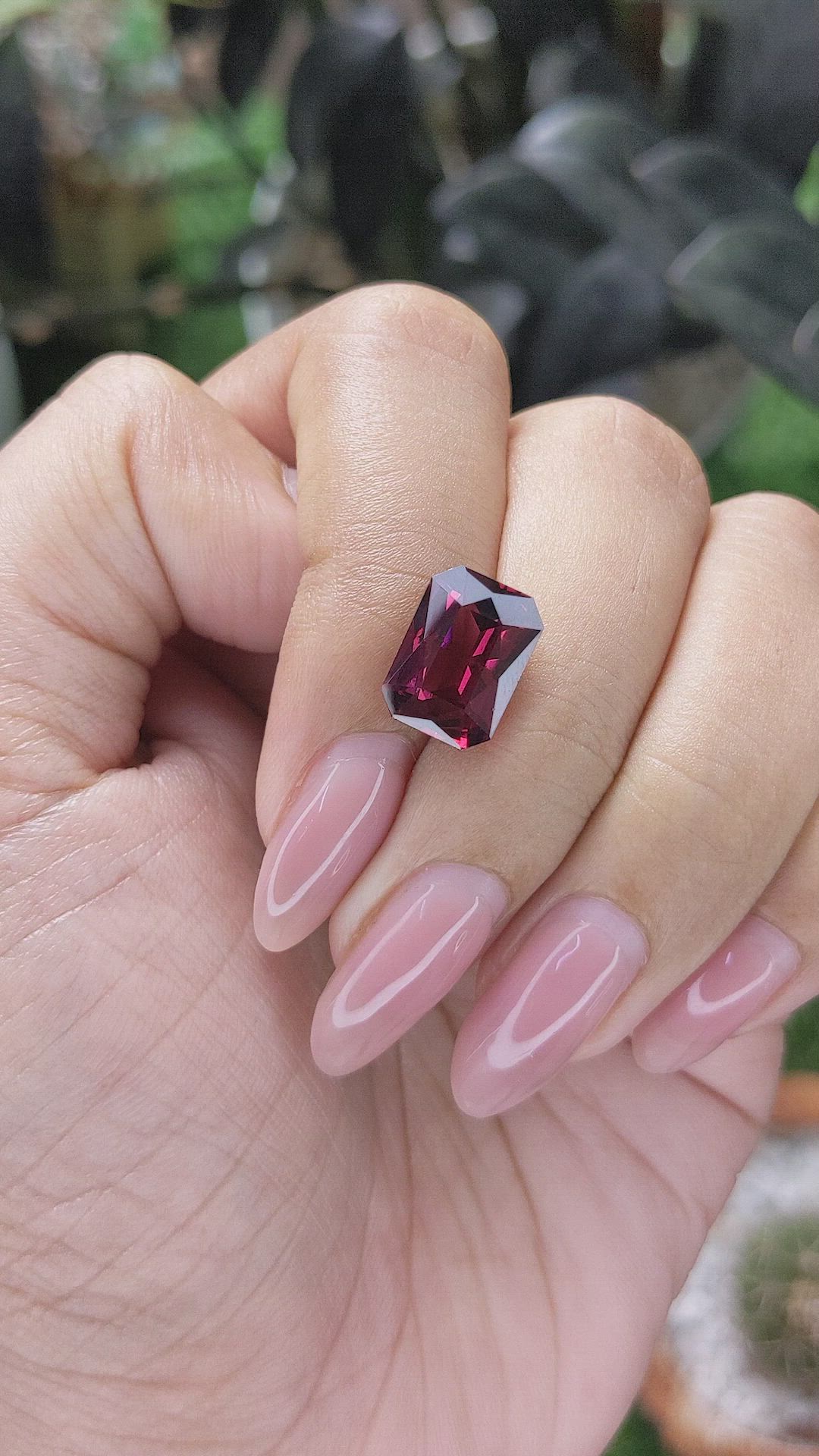 4.97 Ct. Pinkish Red Garnet from Ceylon (Sri Lanka) Size Video