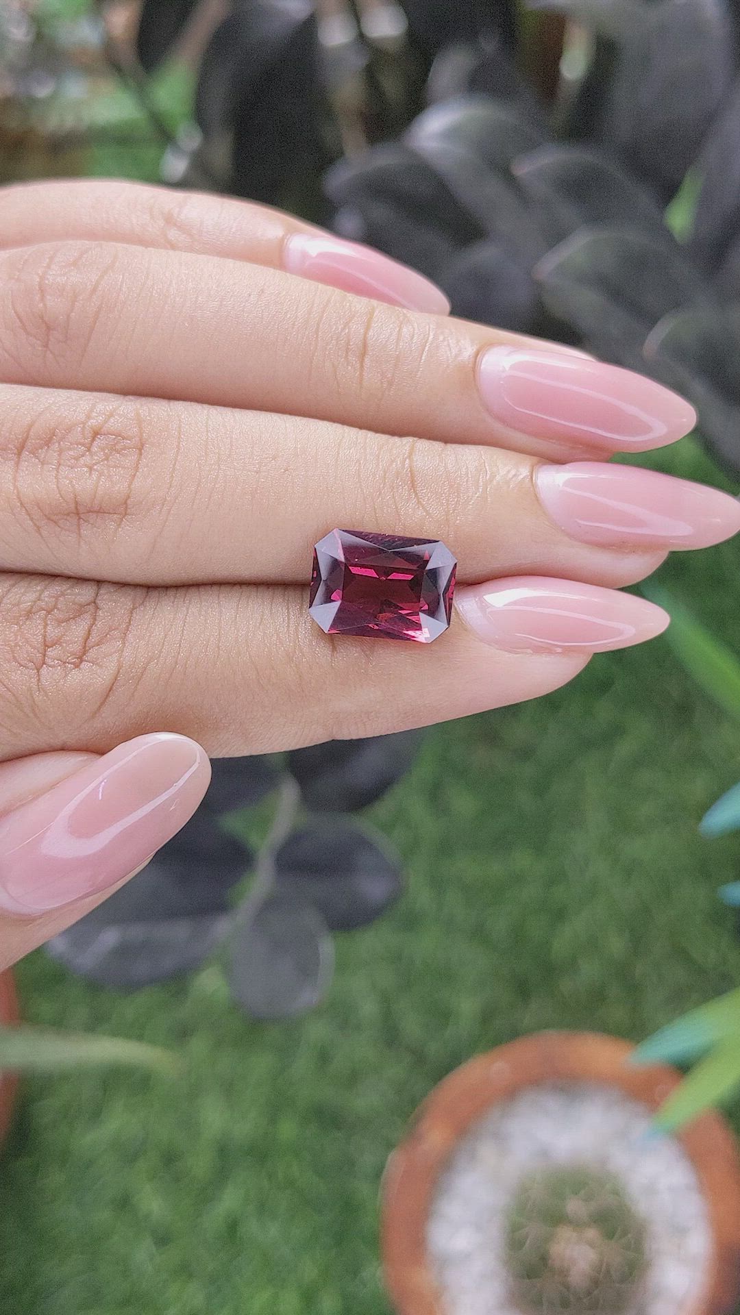 4.97 Ct. Pinkish Red Garnet from Ceylon (Sri Lanka) Size Video