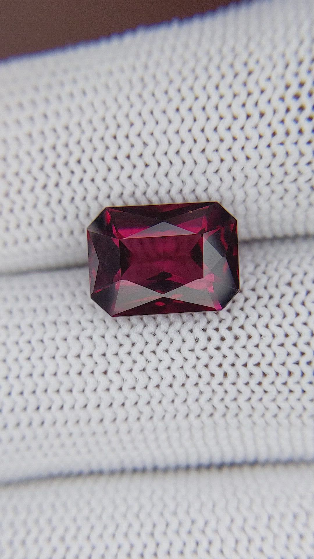 4.97 Ct. Pinkish Red Garnet from Ceylon (Sri Lanka) Size Video