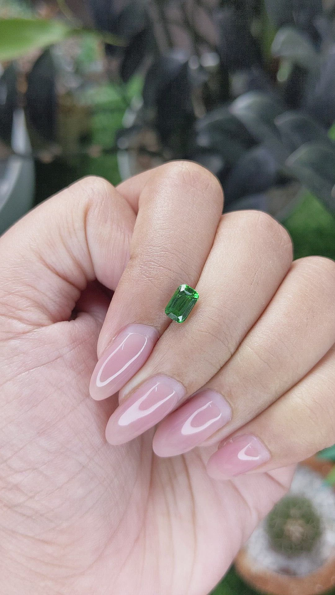 1.08 Ct. Tsavorite Garnet from Tanzania Size Video