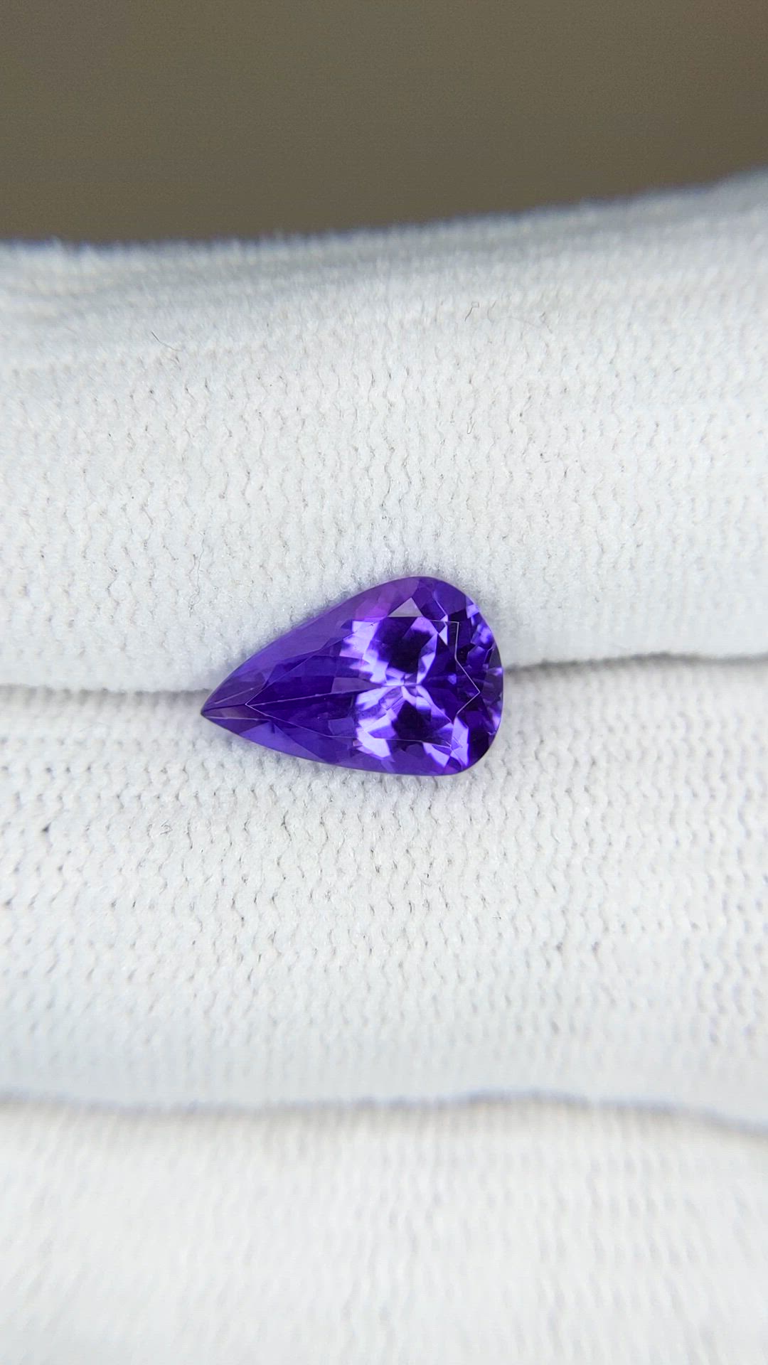 2.77 Ct. Violetish Blue Tanzanite from Tanzania Size Video