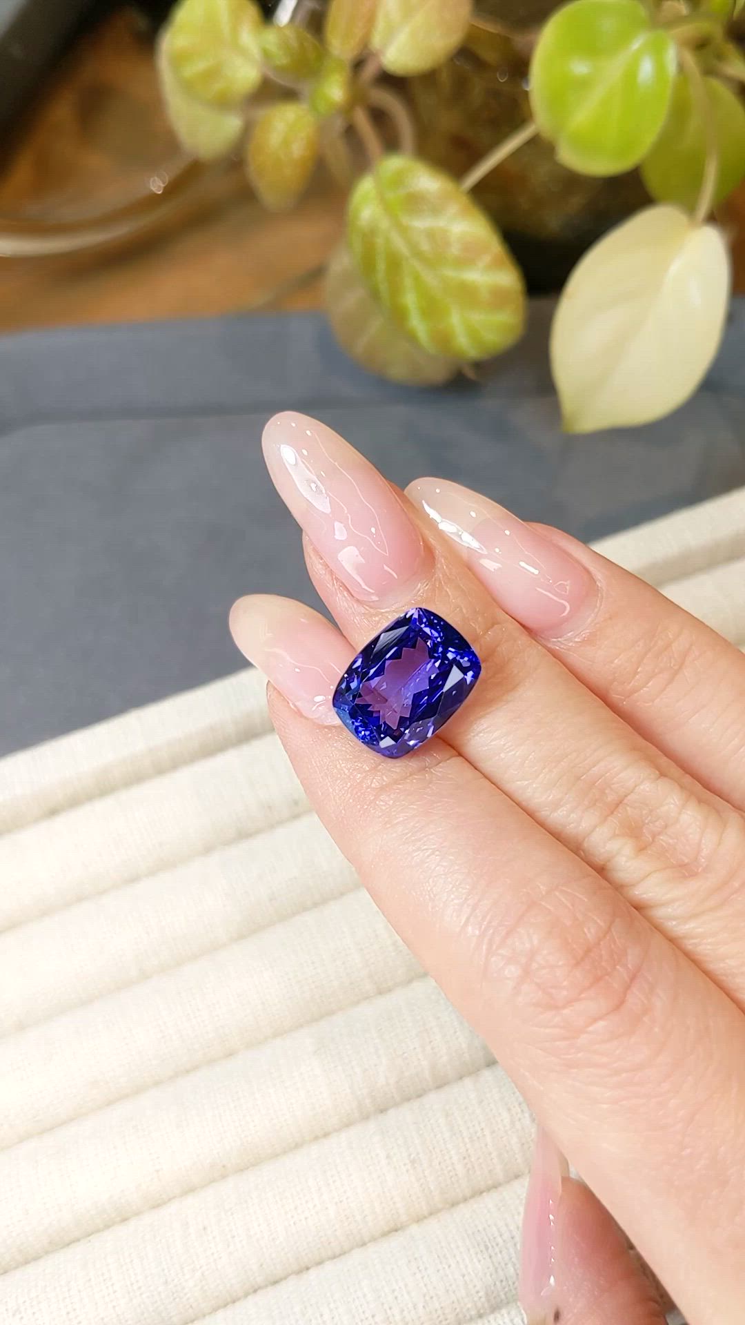9.15 Ct. Violetish Blue Tanzanite from Tanzania Size Video