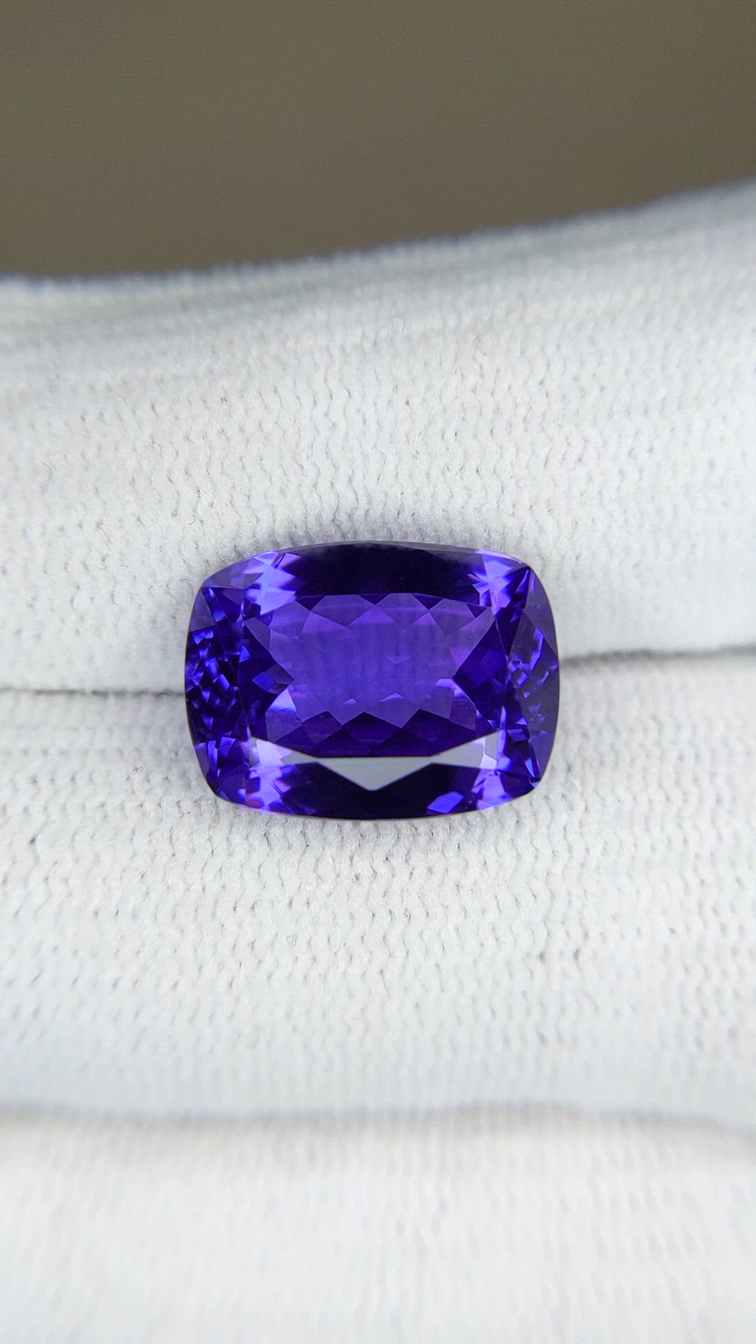 9.15 Ct. Violetish Blue Tanzanite from Tanzania Size Video