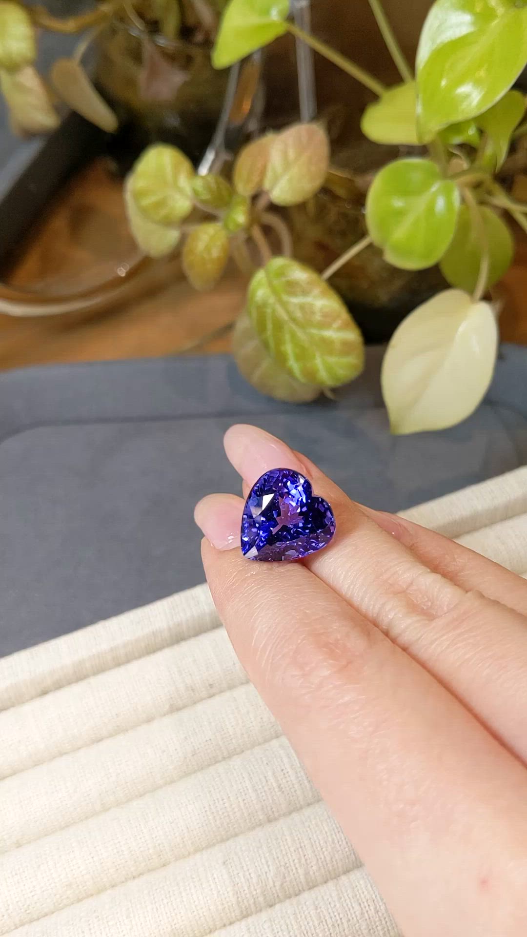 16.42 Ct. Violetish Blue Tanzanite from Tanzania Size Video