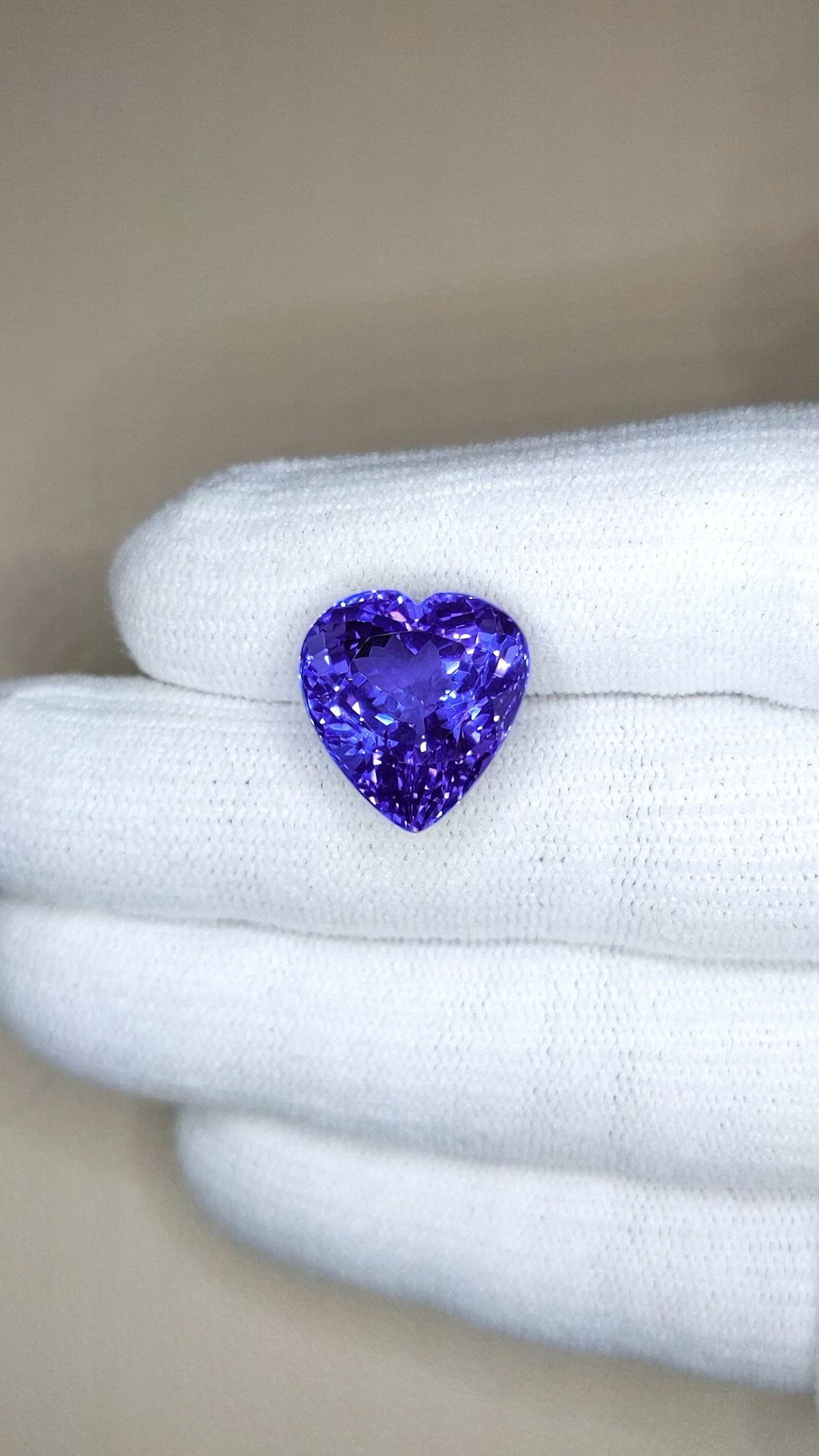 16.42 Ct. Violetish Blue Tanzanite from Tanzania Size Video