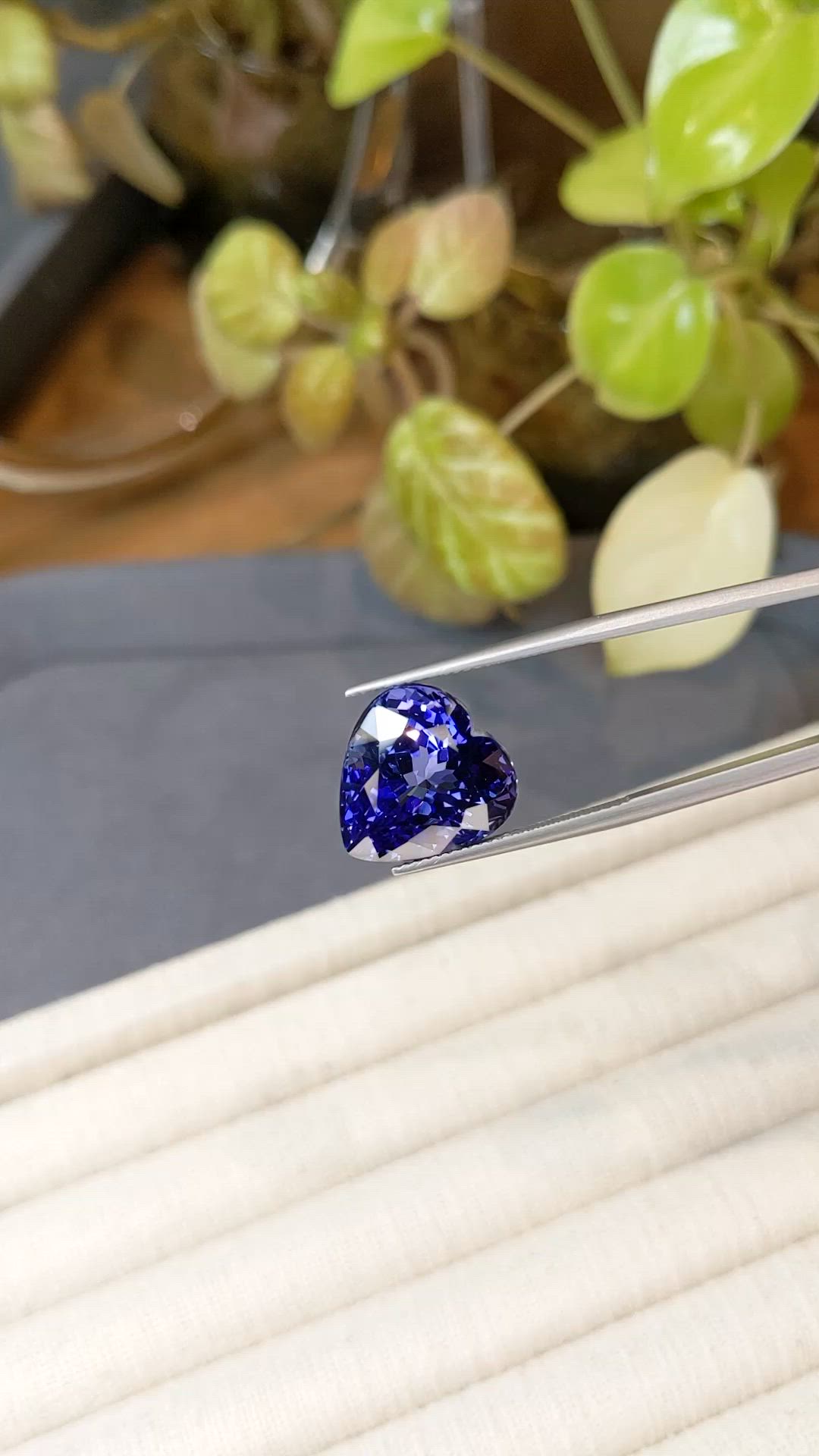 16.42 Ct. Violetish Blue Tanzanite from Tanzania Size Video